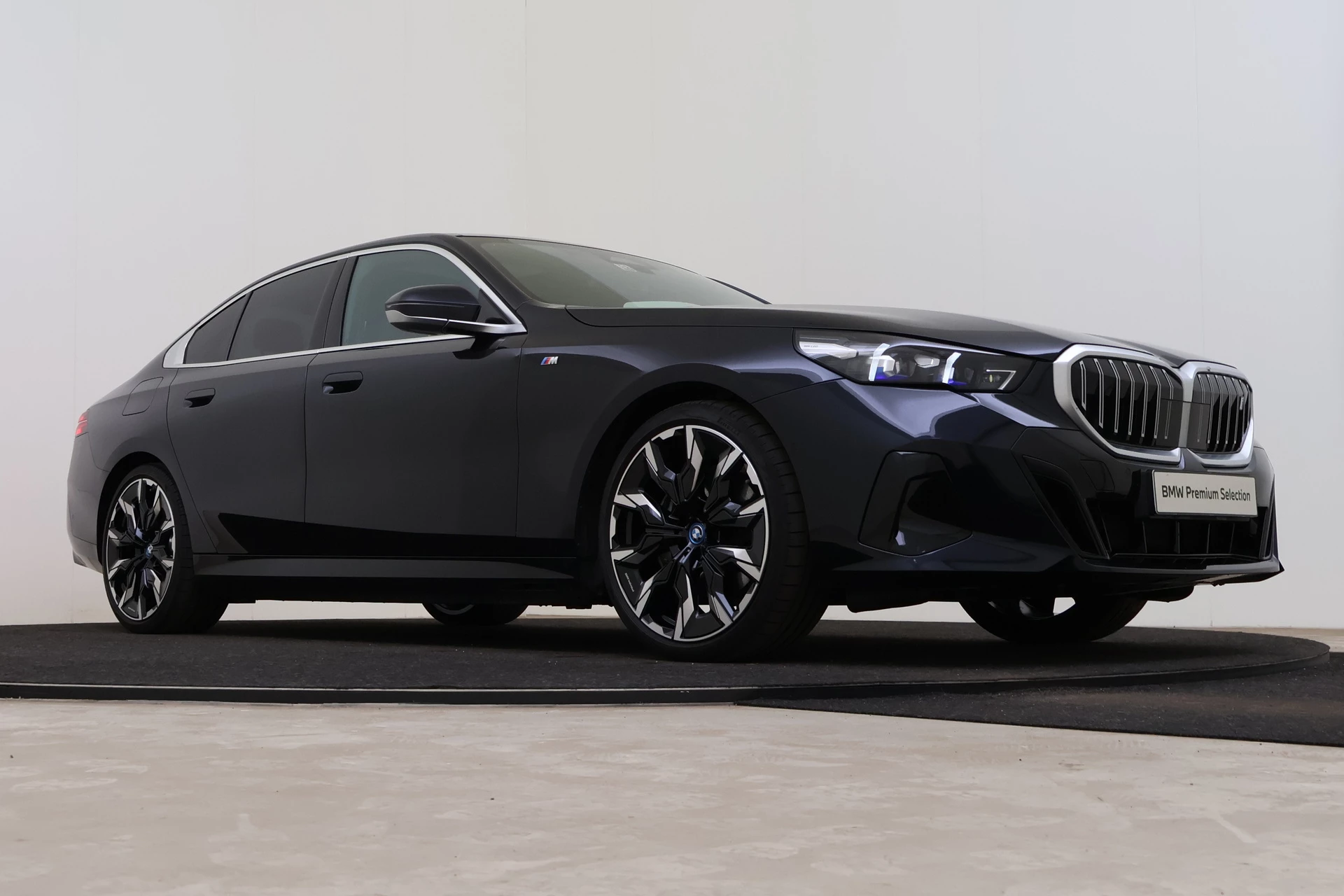 Hoofdafbeelding BMW i5