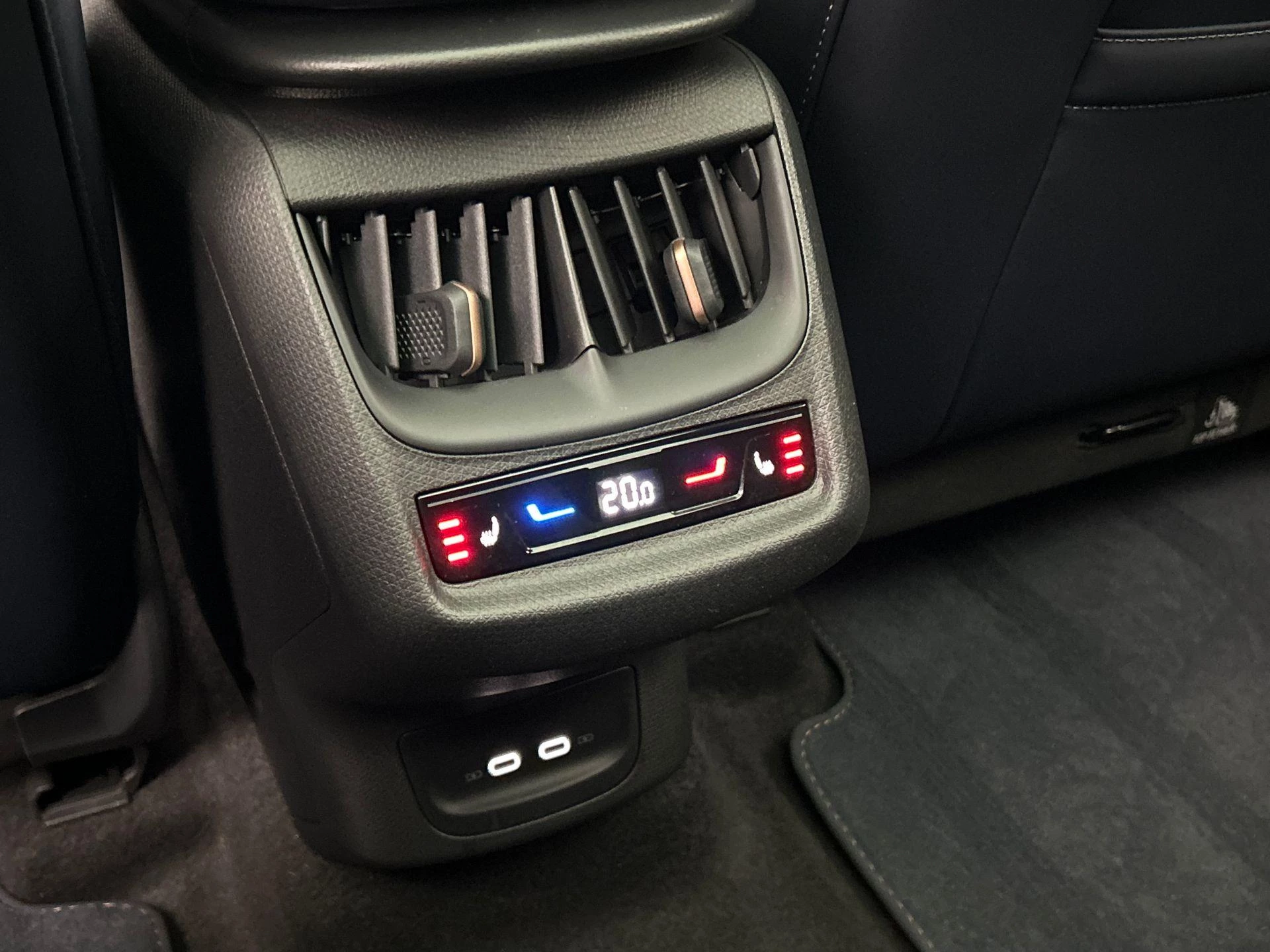 Hoofdafbeelding CUPRA Tavascan