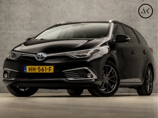 Toyota Auris Touring Sports 1.8 Hybrid Sport Automaat (PANORAMADAK, NAVIGATIE, LEDER, STOELVERWARMING, CAMERA, SPORTSTOELEN, KEYLESS, LED KOPLAMPEN, NIEUWE APK, NIEUWSTAAT)