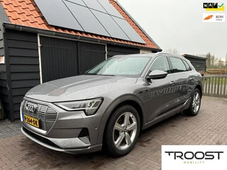 Hoofdafbeelding Audi e-tron Audi E-tron E-tron 50 quattro Launch edition plus 71 kWh |Pano| Apple Carplay |Trekhaak afn | Set Winterwielen op velg extra