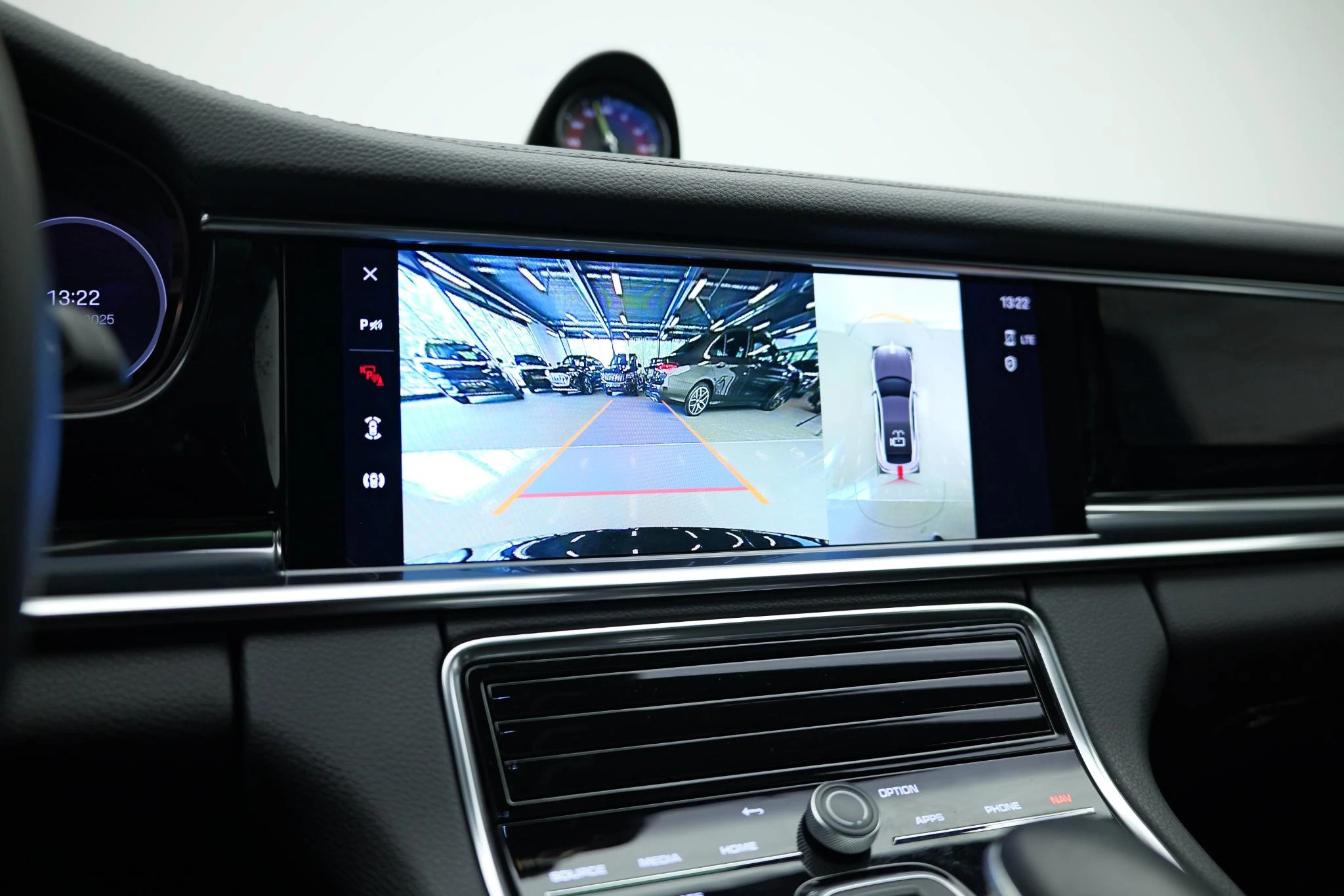 Hoofdafbeelding Porsche Panamera