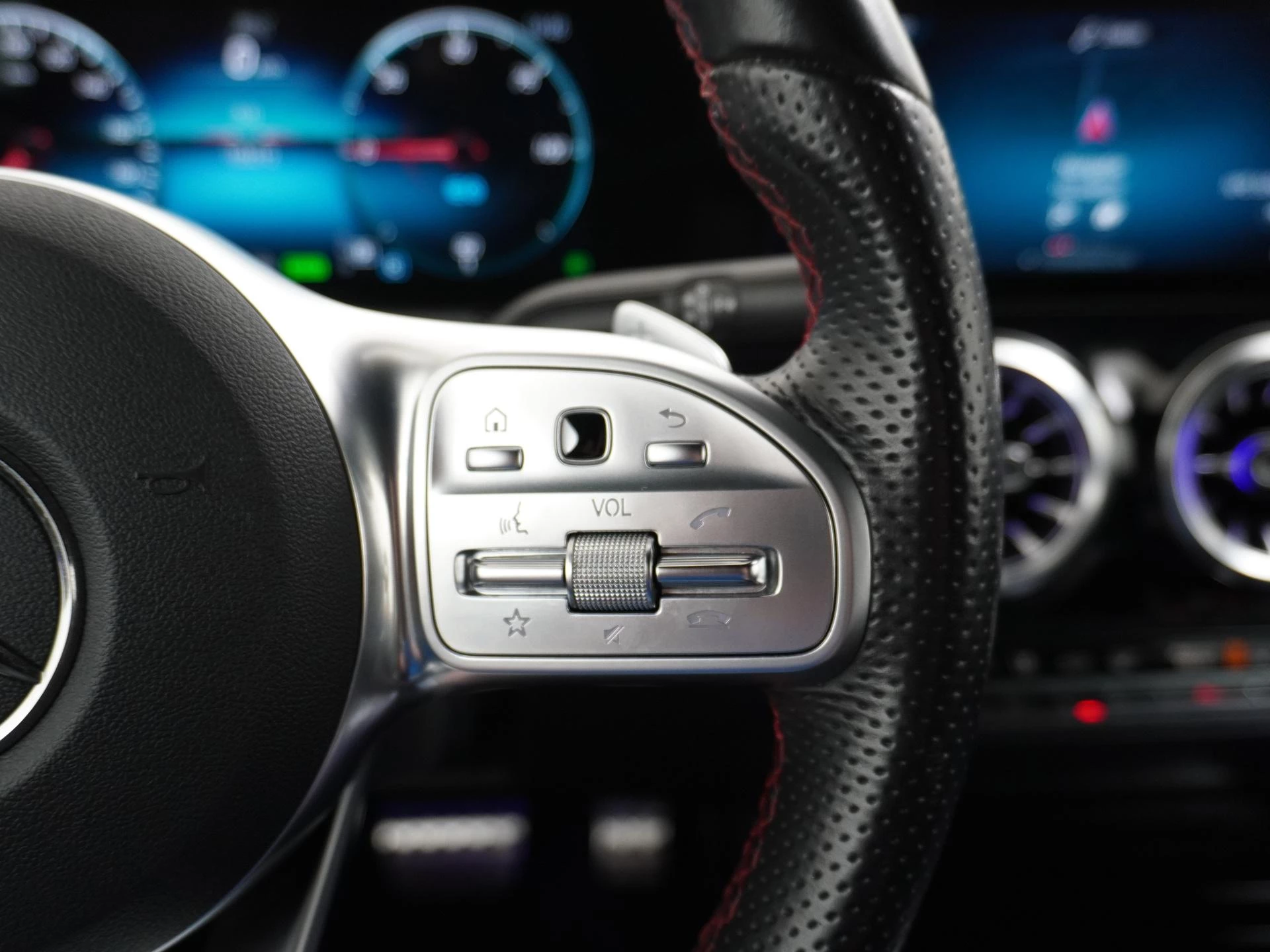 Hoofdafbeelding Mercedes-Benz EQA