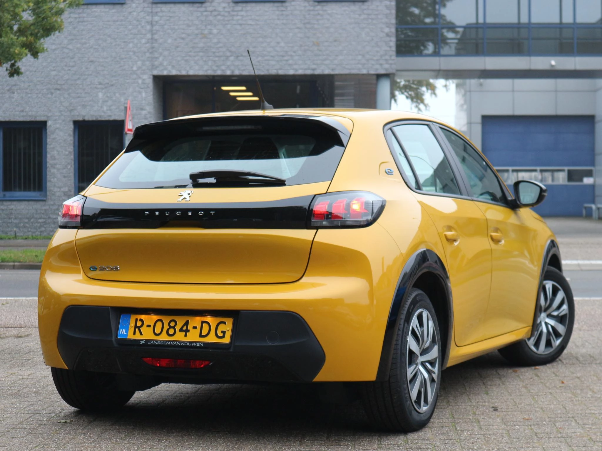 Hoofdafbeelding Peugeot e-208