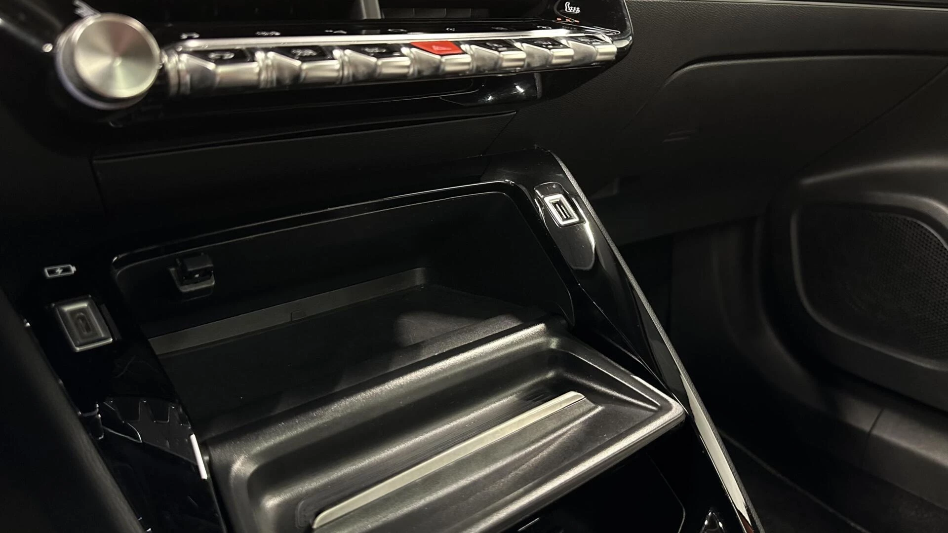 Hoofdafbeelding Peugeot e-2008