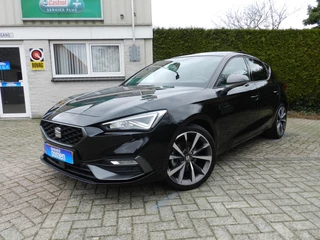 Hoofdafbeelding SEAT Leon SEAT Leon 1.5 eTSI FR Business Intense Beats Audio System - Panorama dak - Apple CarPlay - Android Auto - Park.Camera + Sensoren