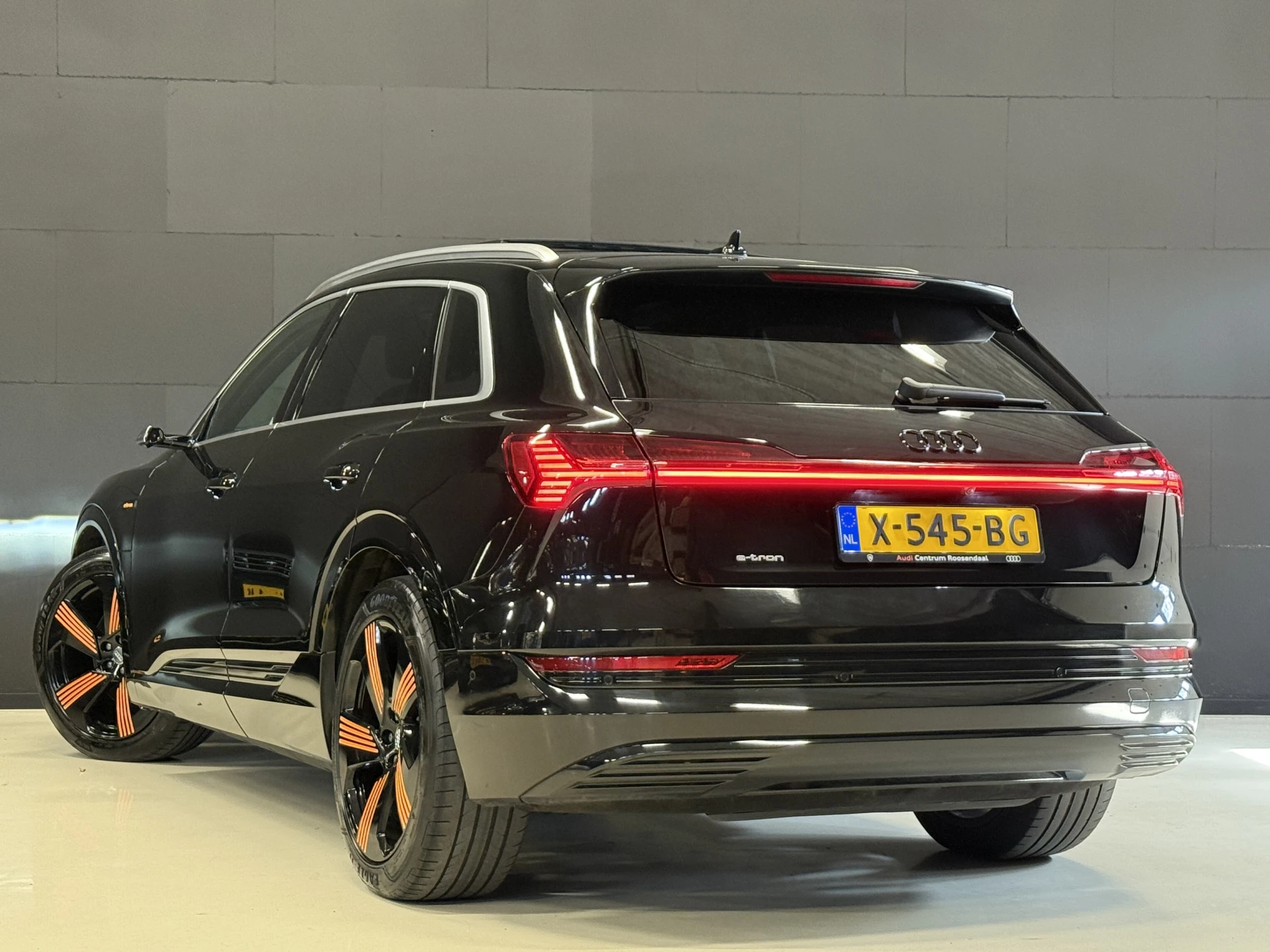 Hoofdafbeelding Audi e-tron