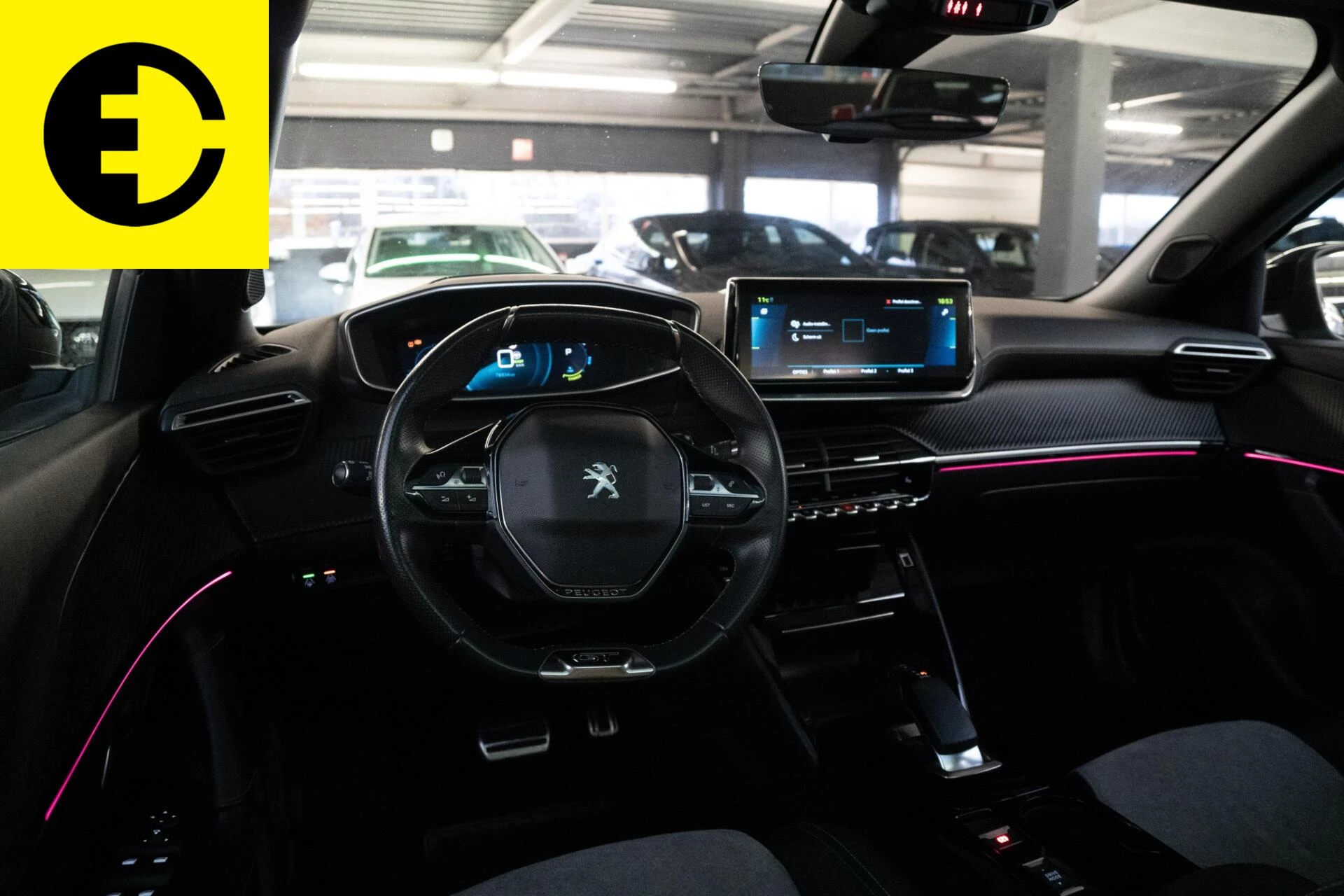 Hoofdafbeelding Peugeot e-2008