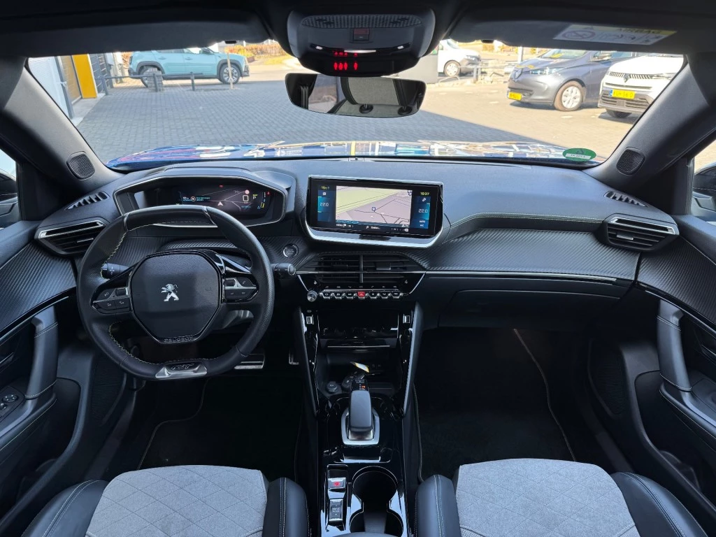 Hoofdafbeelding Peugeot e-2008