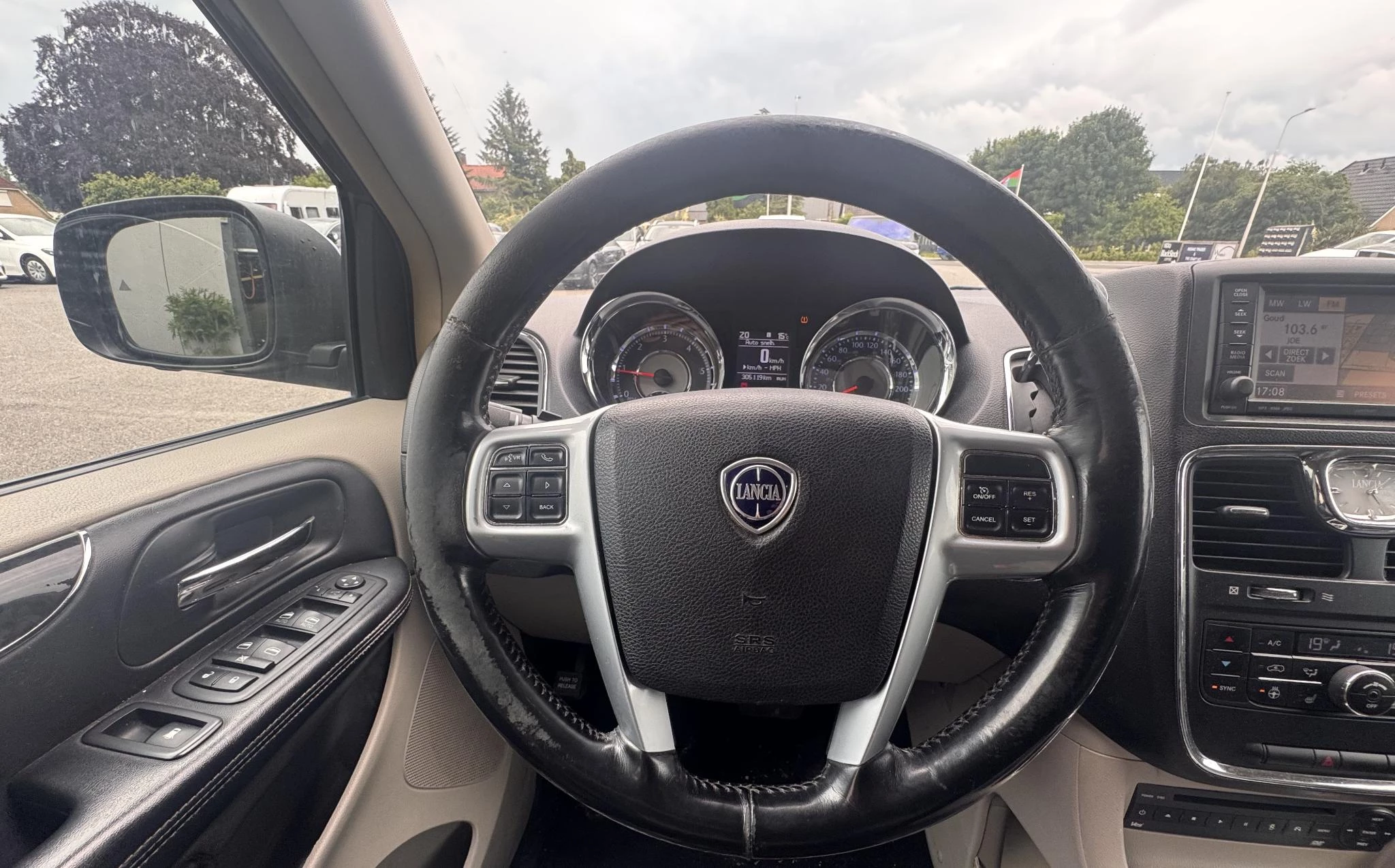 Hoofdafbeelding Lancia Voyager