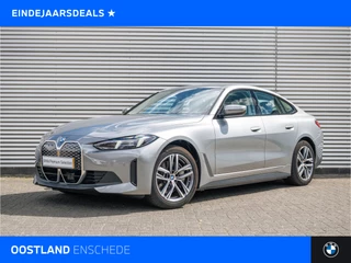 BMW i4 eDrive40 / Trekhaak / Achteruitrijcamera / Comfort Access / PDC / Cruise Control / Widescreen Display