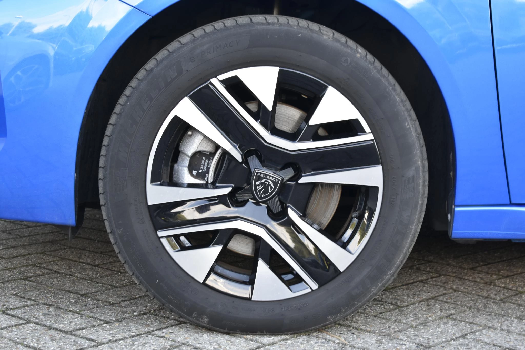 Hoofdafbeelding Peugeot e-208