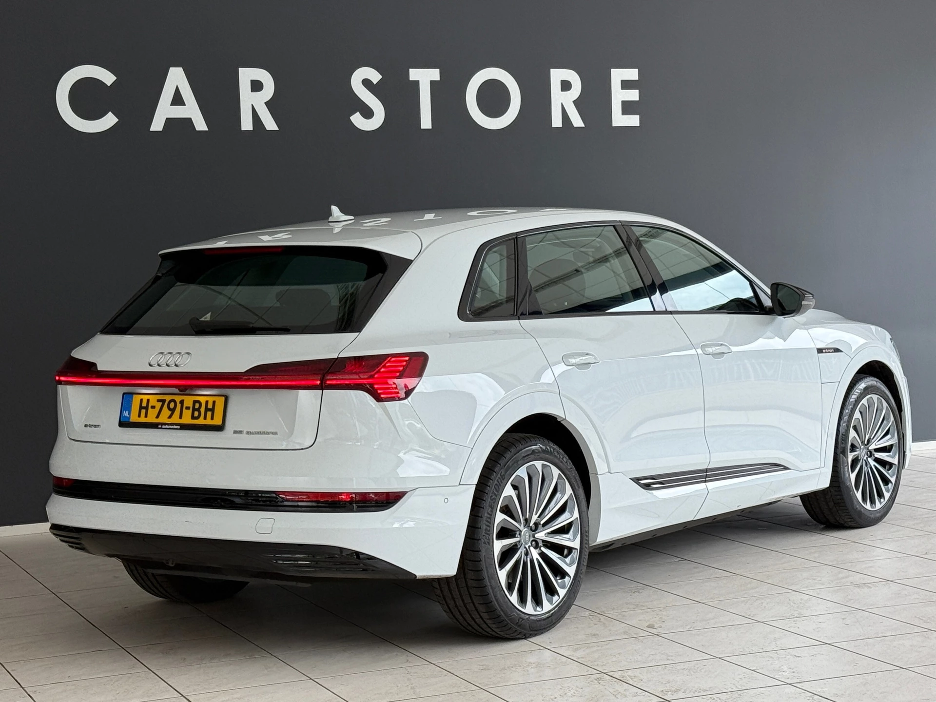 Hoofdafbeelding Audi e-tron