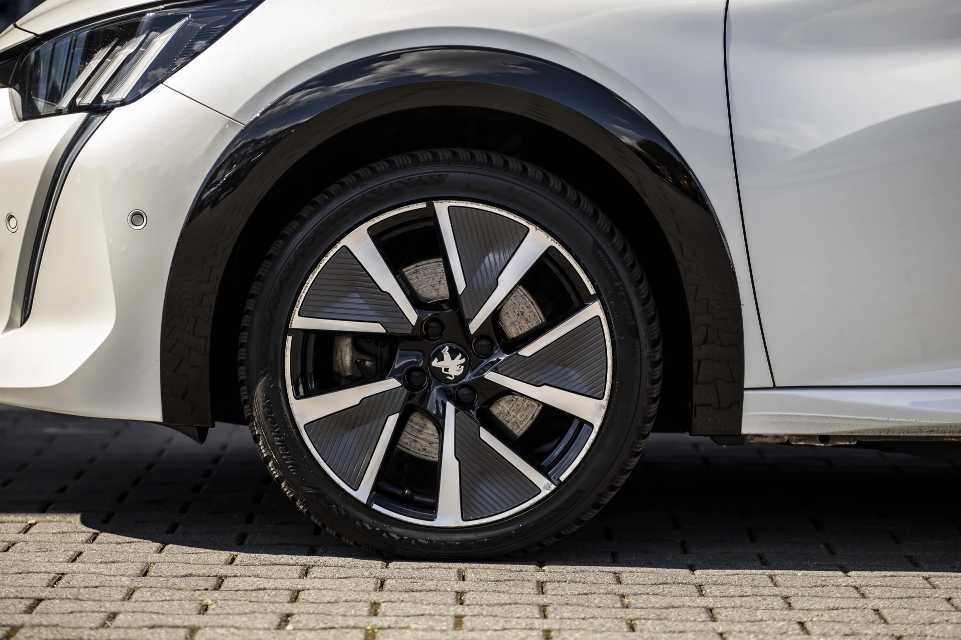 Hoofdafbeelding Peugeot e-208