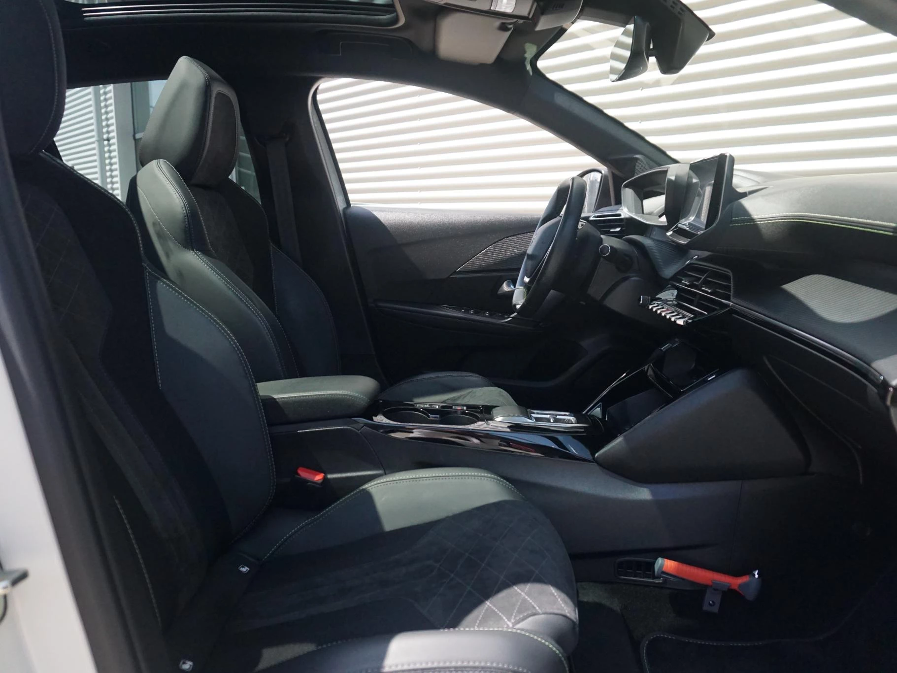 Hoofdafbeelding Peugeot e-208