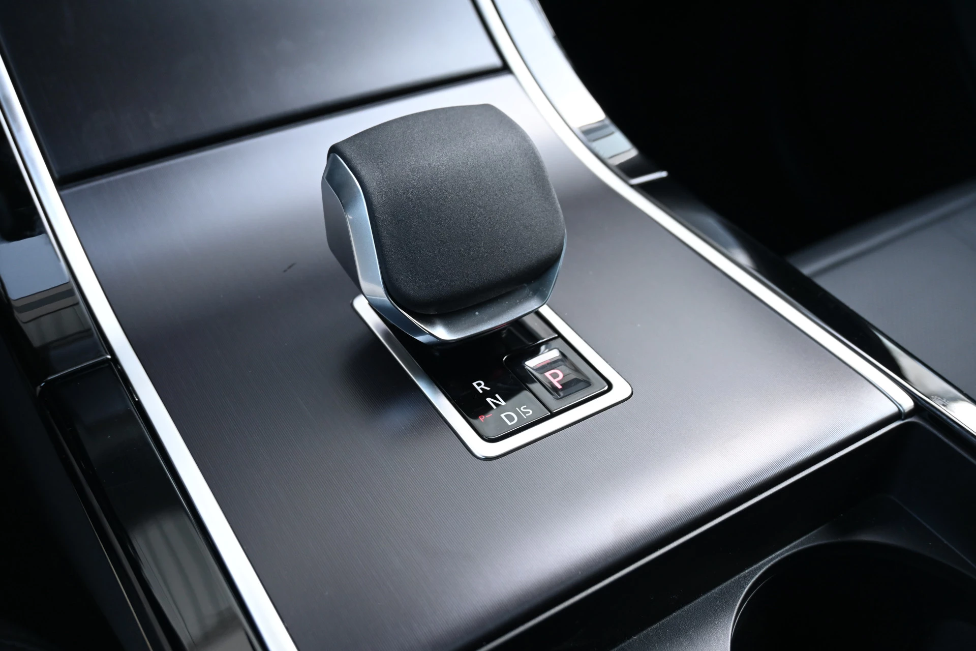 Hoofdafbeelding Land Rover Range Rover Velar