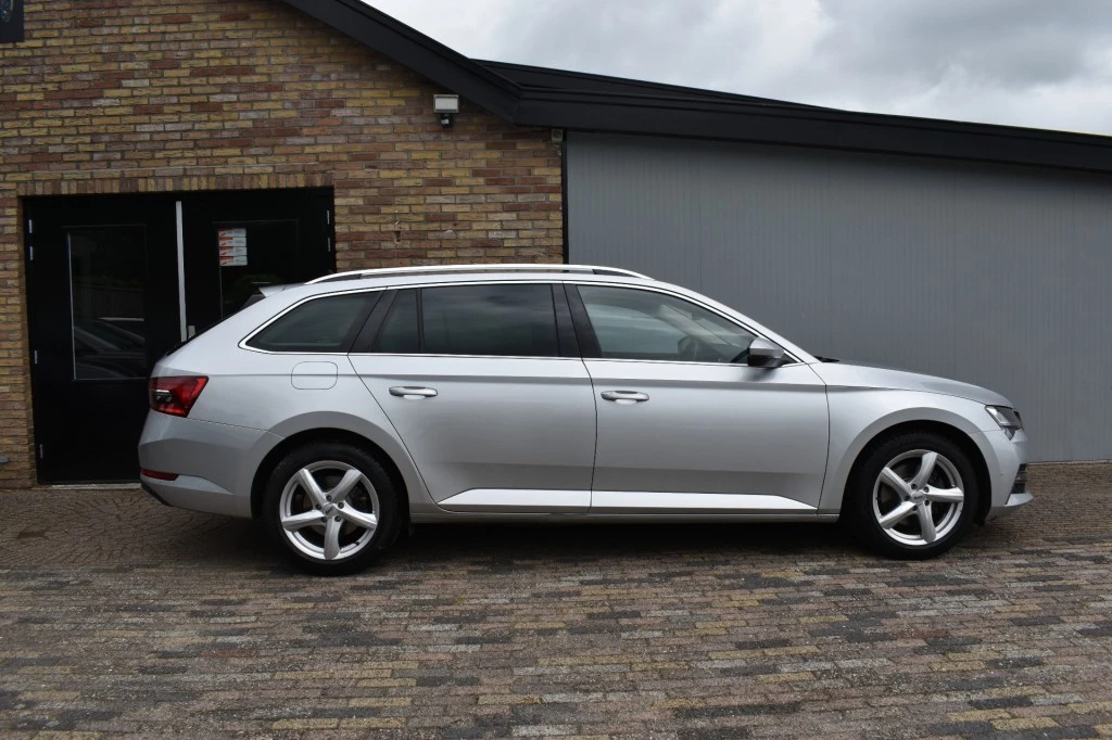 Hoofdafbeelding Škoda Superb