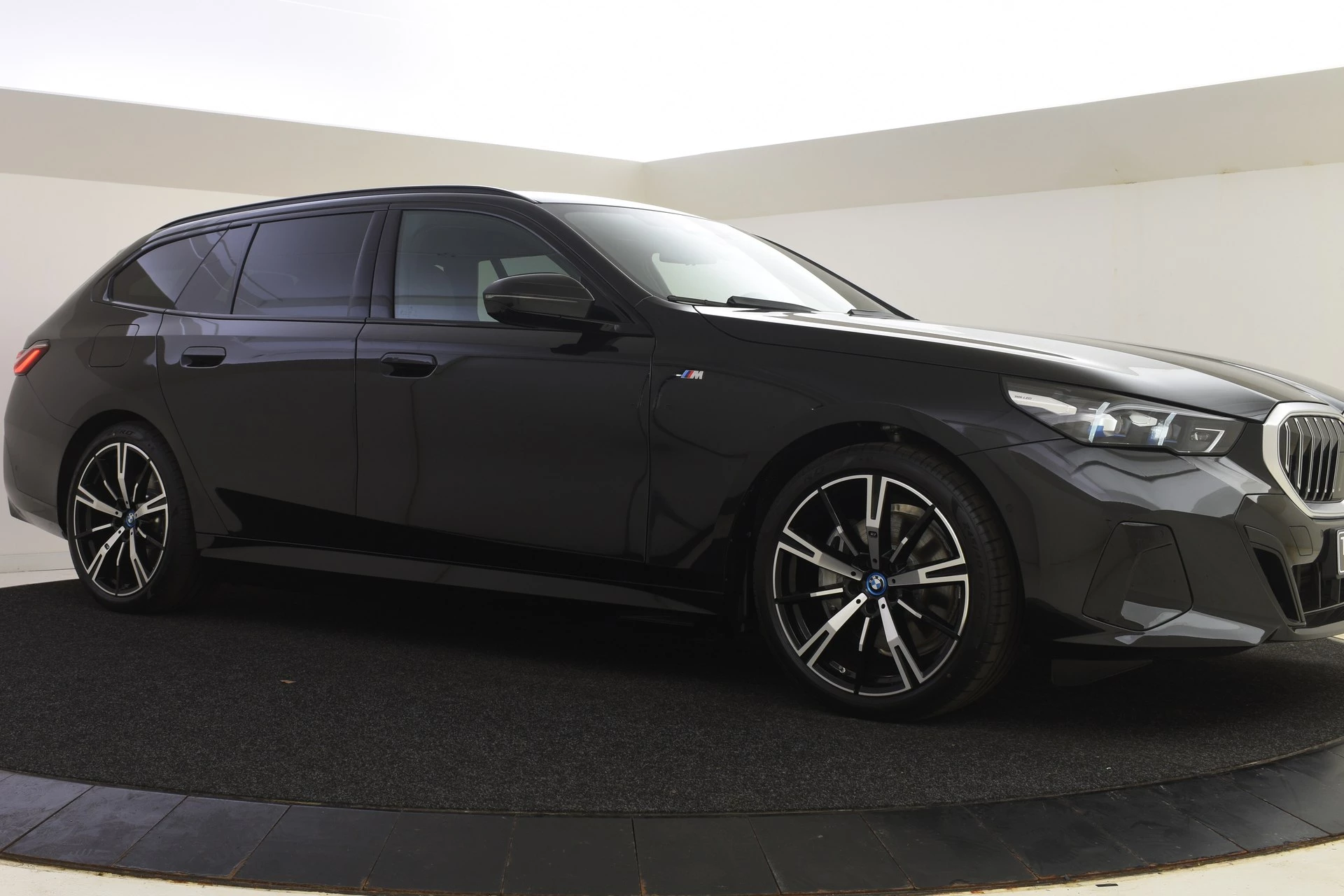 Hoofdafbeelding BMW i5