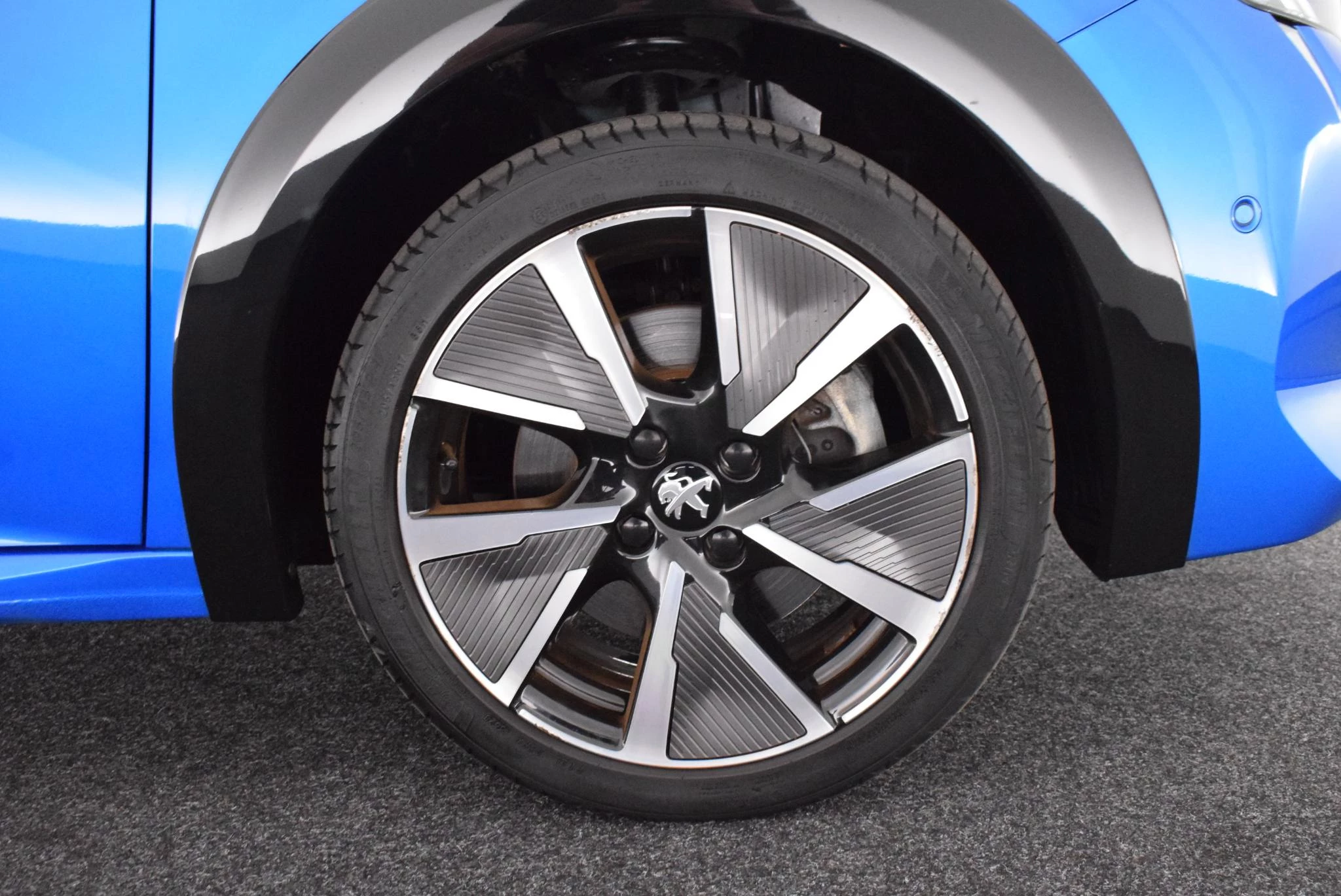 Hoofdafbeelding Peugeot e-208