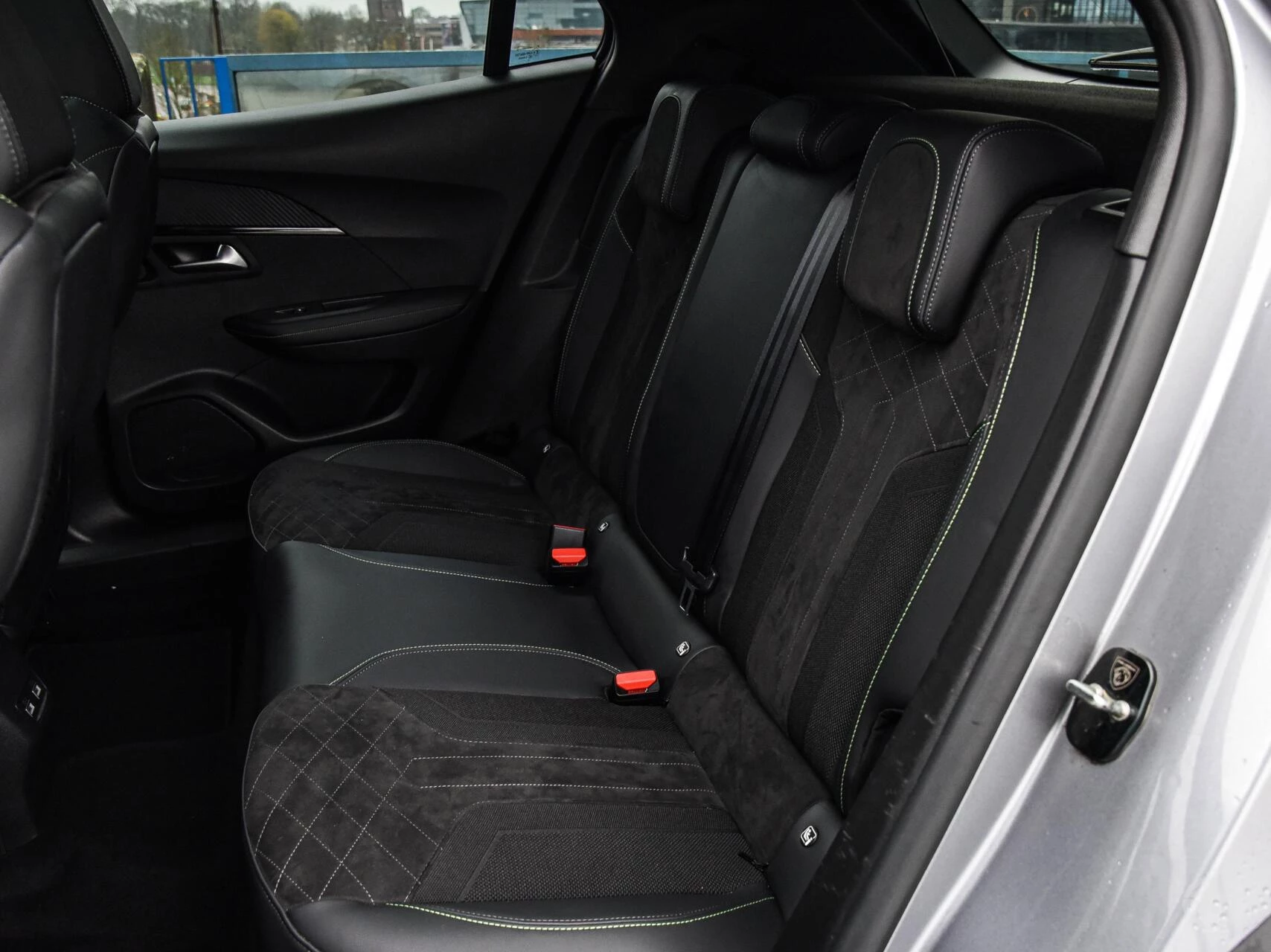 Hoofdafbeelding Peugeot e-2008