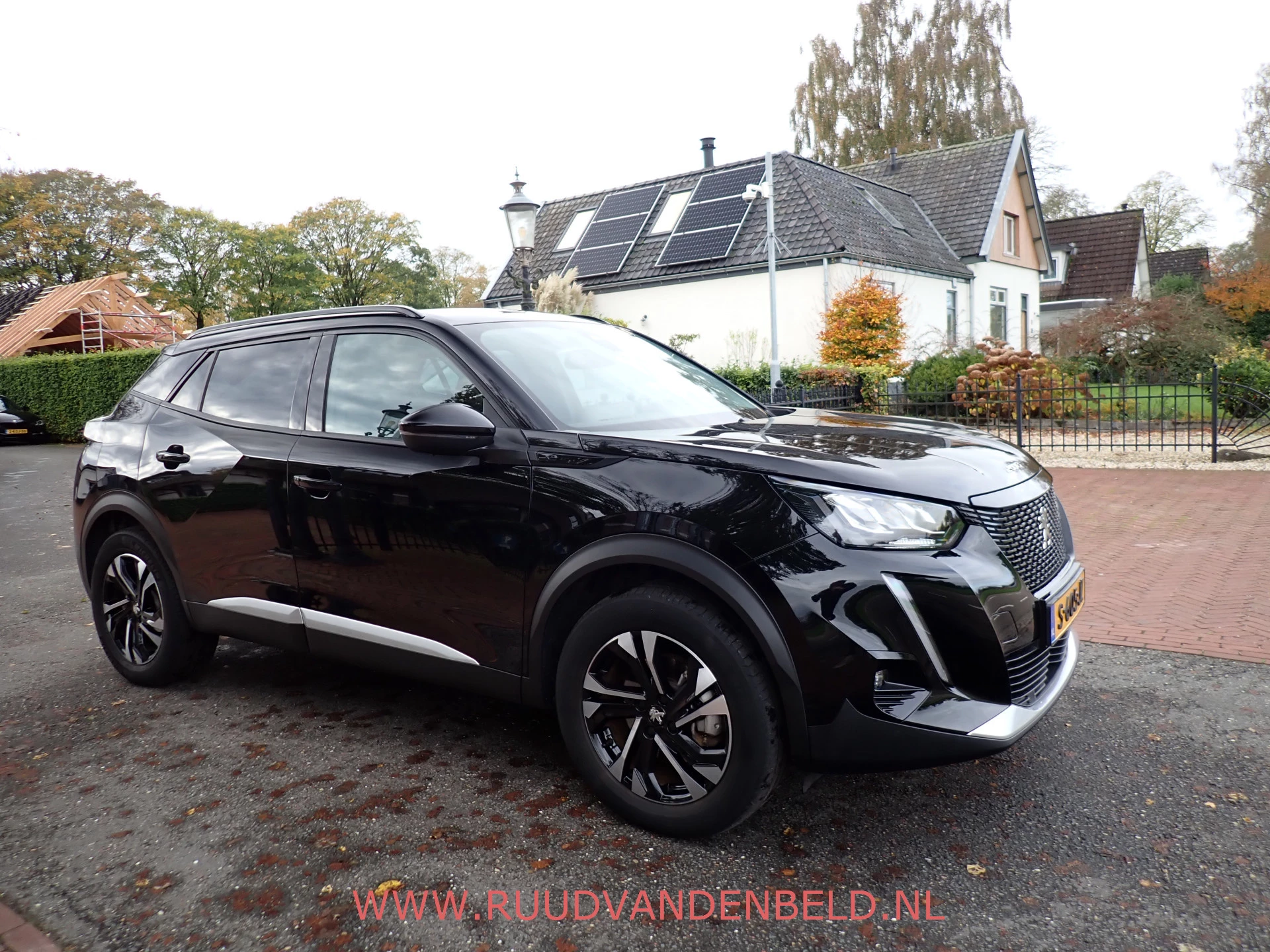 Hoofdafbeelding Peugeot e-2008