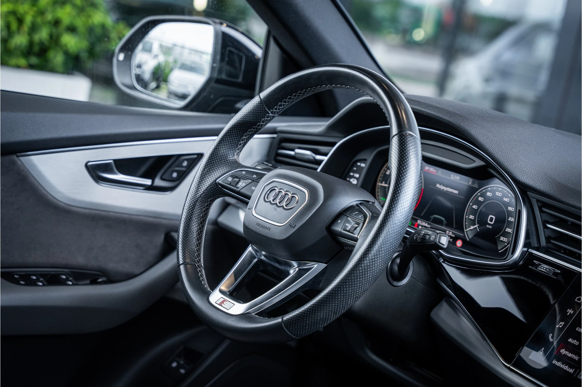 Hoofdafbeelding Audi Q8