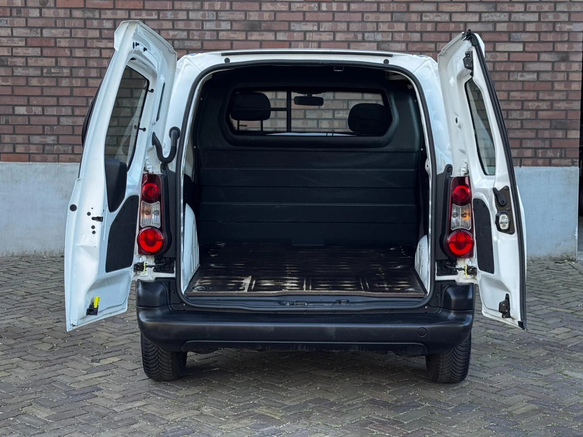 Hoofdafbeelding Peugeot Partner