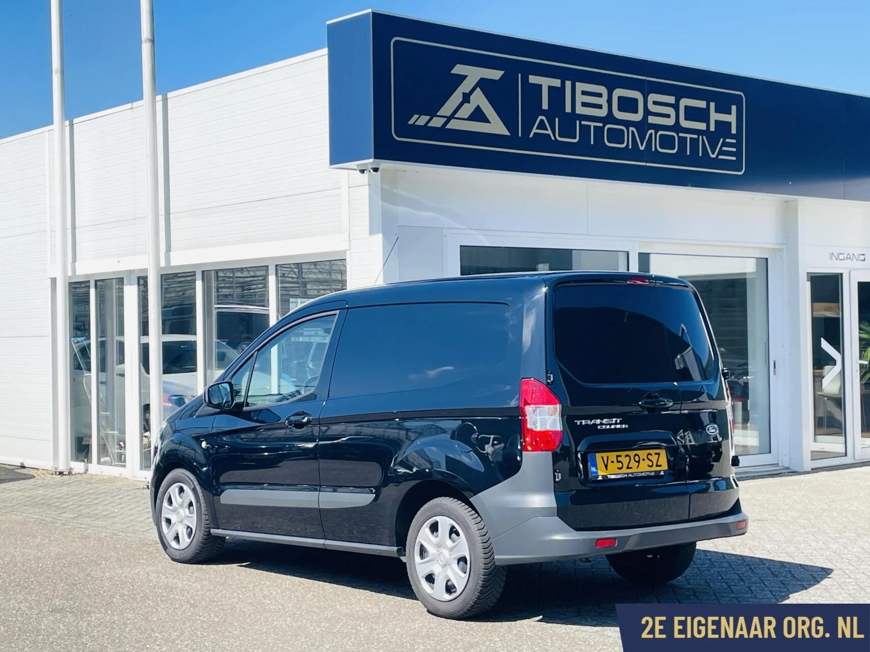 Hoofdafbeelding Ford Transit Courier