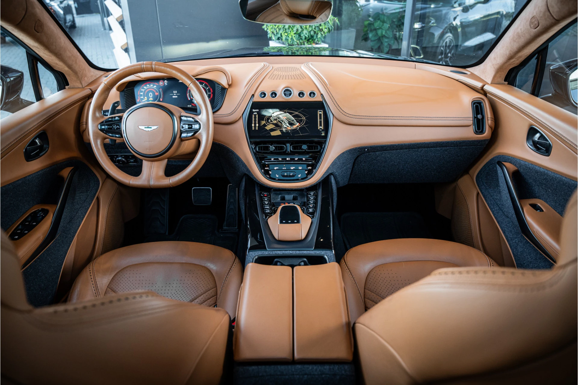 Hoofdafbeelding Aston Martin DBX
