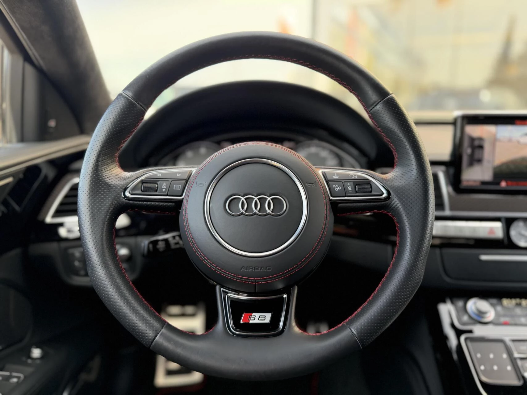 Hoofdafbeelding Audi S8