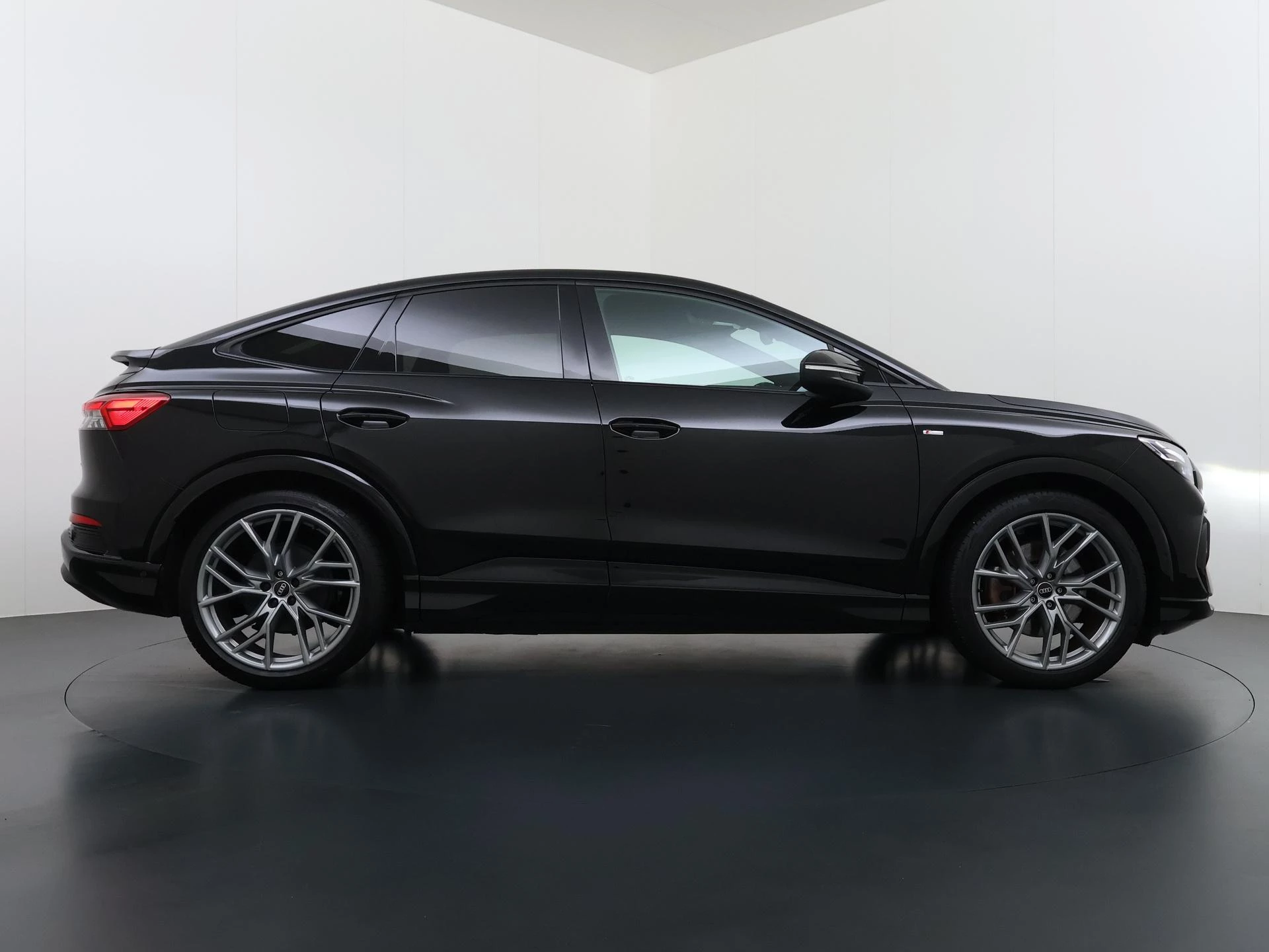 Hoofdafbeelding Audi Q4 Sportback e-tron