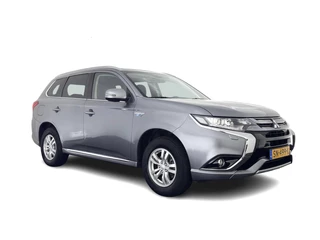 Hoofdafbeelding Mitsubishi Outlander Mitsubishi Outlander 2.0 PHEV (Plug-In) Pure (INCL-BTW) Aut. *LEATHER-MICROFIBRE | COMFORTSEATS | CARPLAY | CAMERA | DAB+ | KEYLESS | PRIVACY-GLASS | SHIFT-PADDLES | TOWBAR | 16''ALU*
