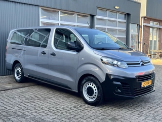 Hoofdafbeelding Citroën Jumpy Citroën Jumpy 1.5 BlueHDi XL Marge BTW en BPM vrij!! Airco Cruise controle Trekhaak 2500kg Navigatiesysteem Personenvervoer 8-Persoons Parkeerhulp achter Apple carplay 1e eigenaar Euro 6 Bpm en Btw vrij voor particulier 