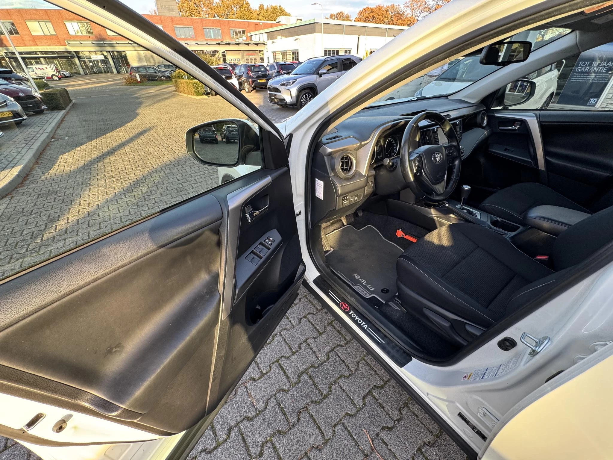 Hoofdafbeelding Toyota RAV4