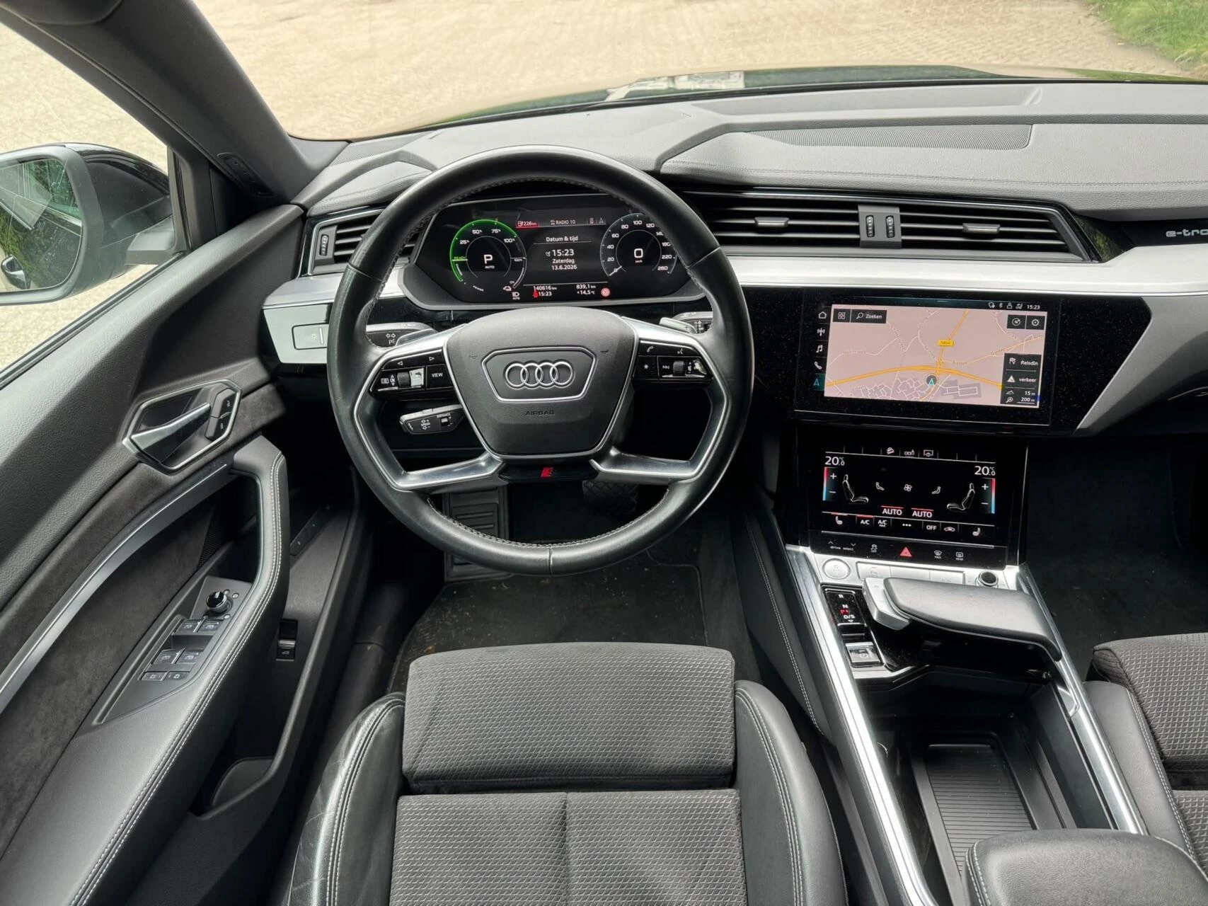 Hoofdafbeelding Audi e-tron