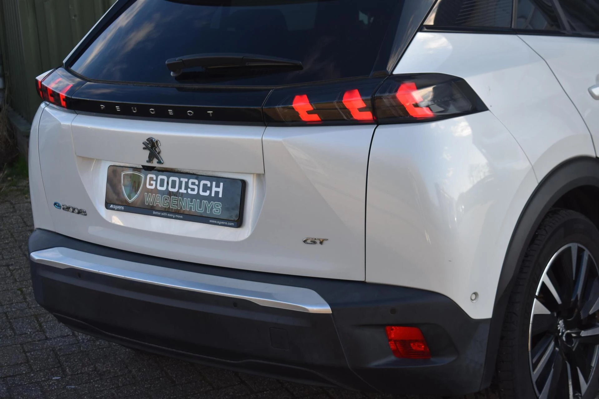 Hoofdafbeelding Peugeot e-2008