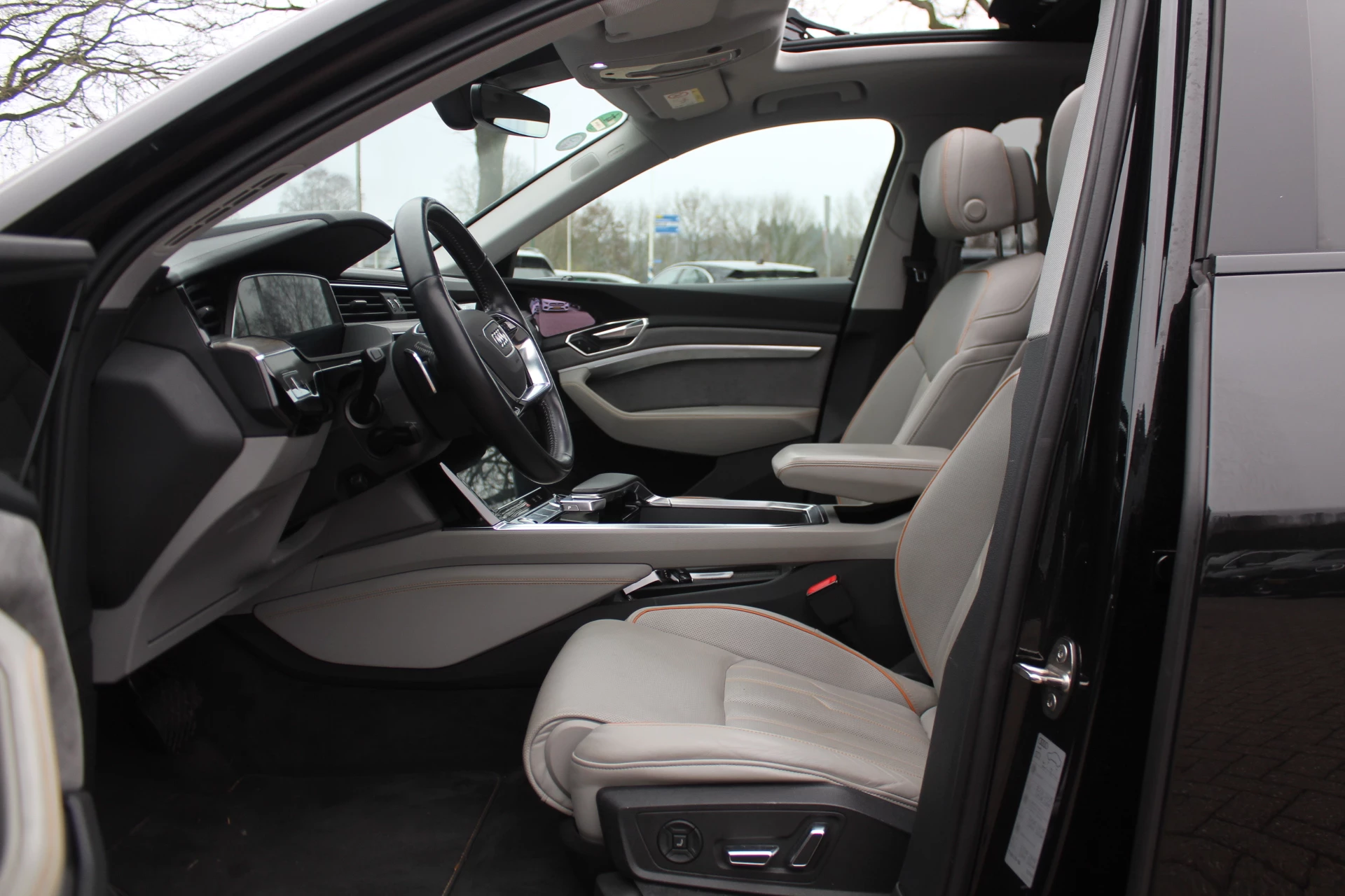 Hoofdafbeelding Audi e-tron