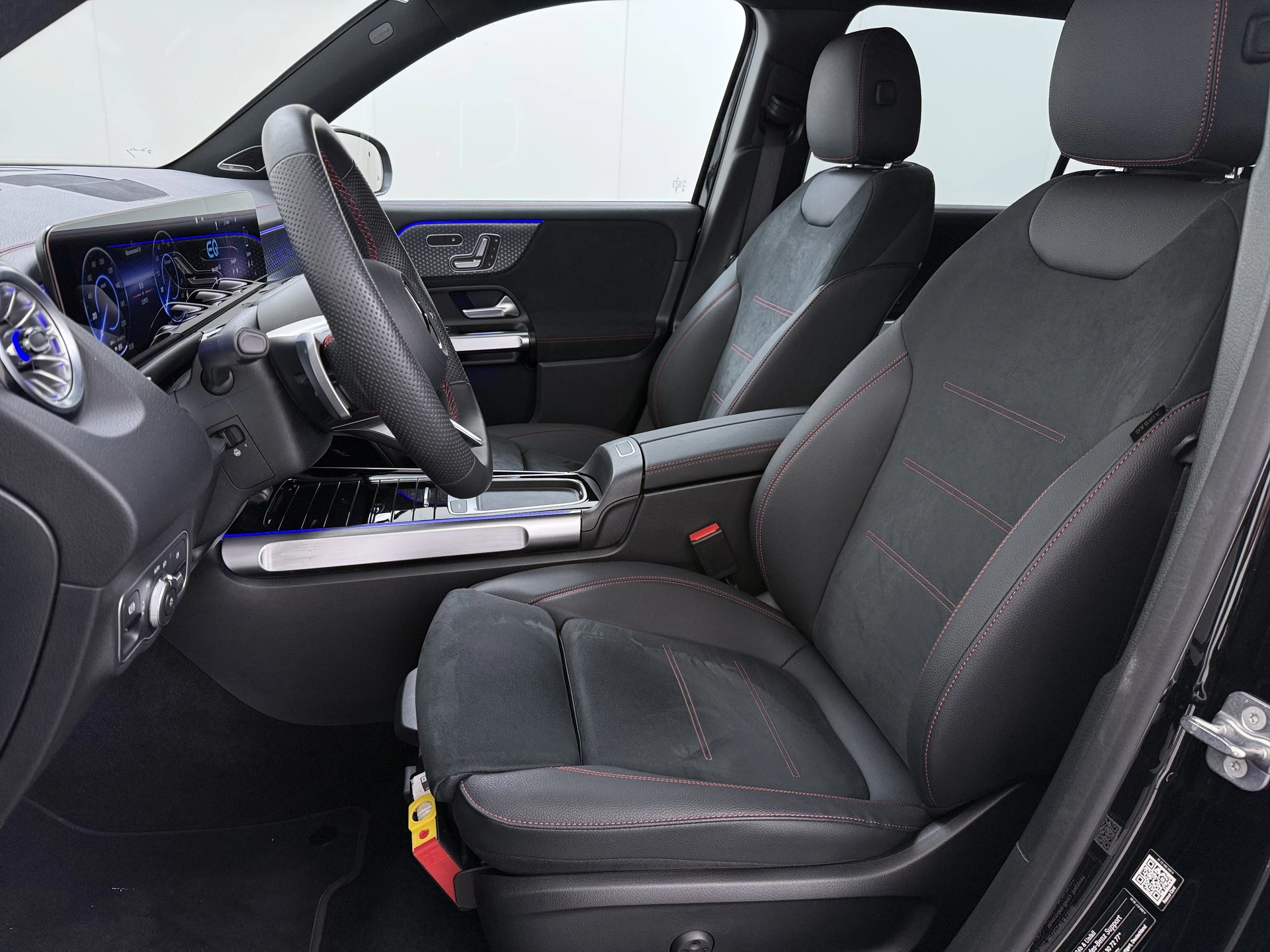 Hoofdafbeelding Mercedes-Benz EQB