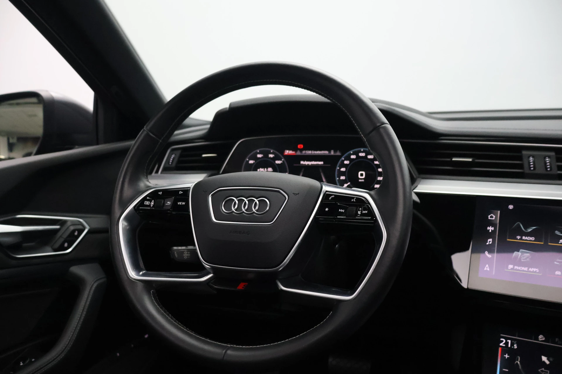 Hoofdafbeelding Audi e-tron