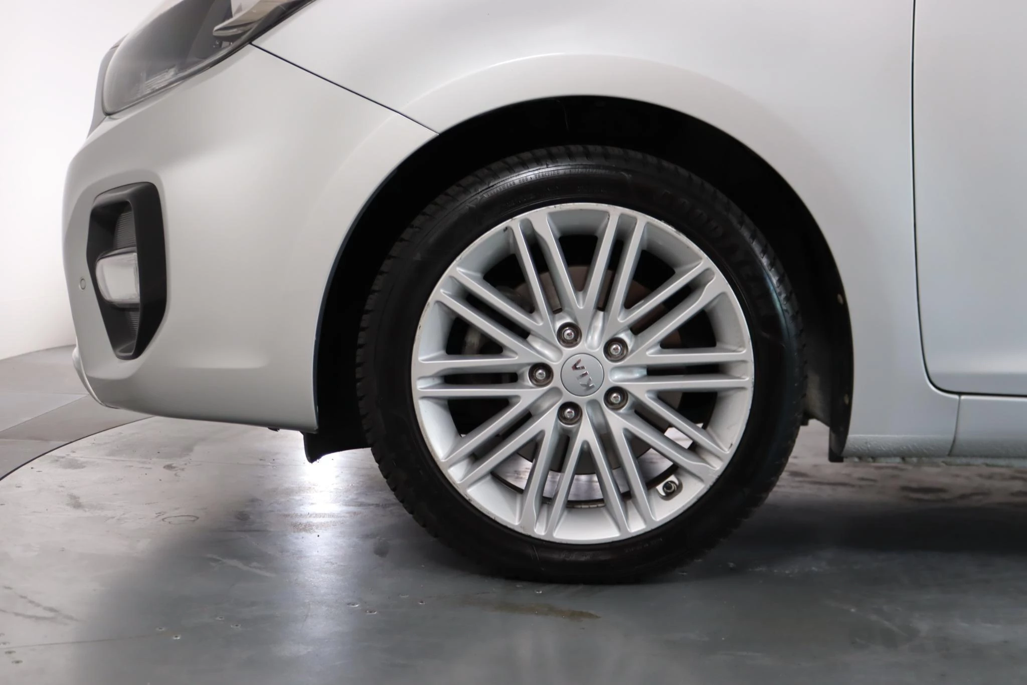 Hoofdafbeelding Kia Carens