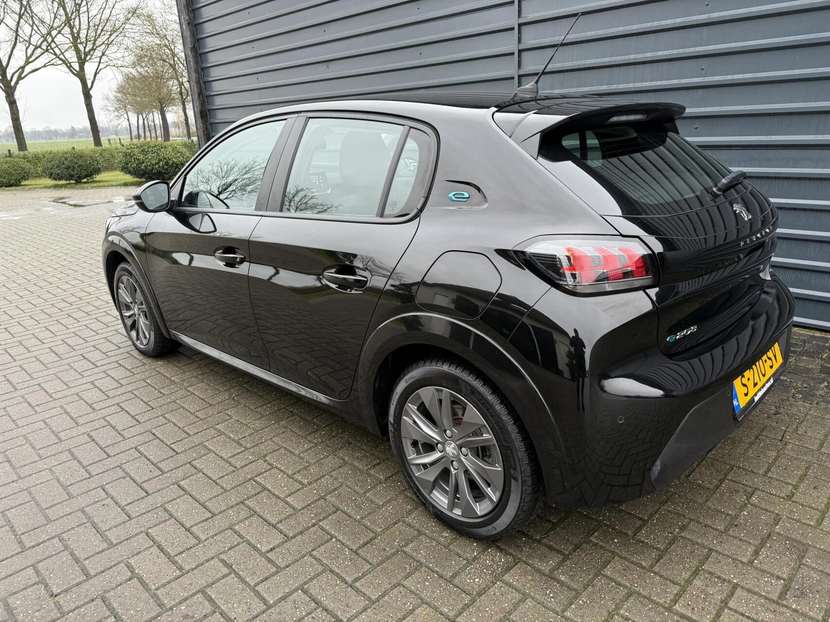 Hoofdafbeelding Peugeot e-208