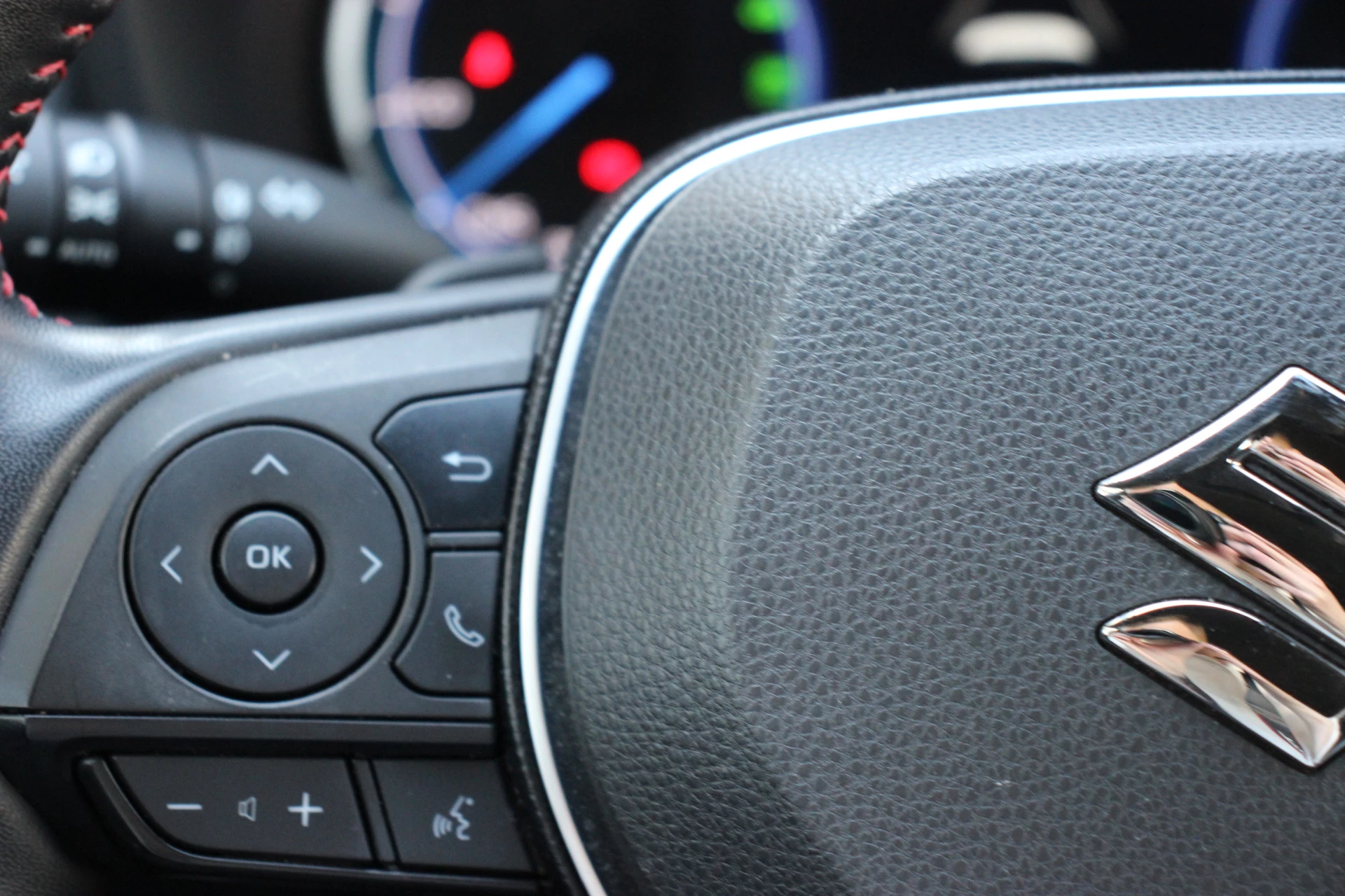 Hoofdafbeelding Suzuki Across