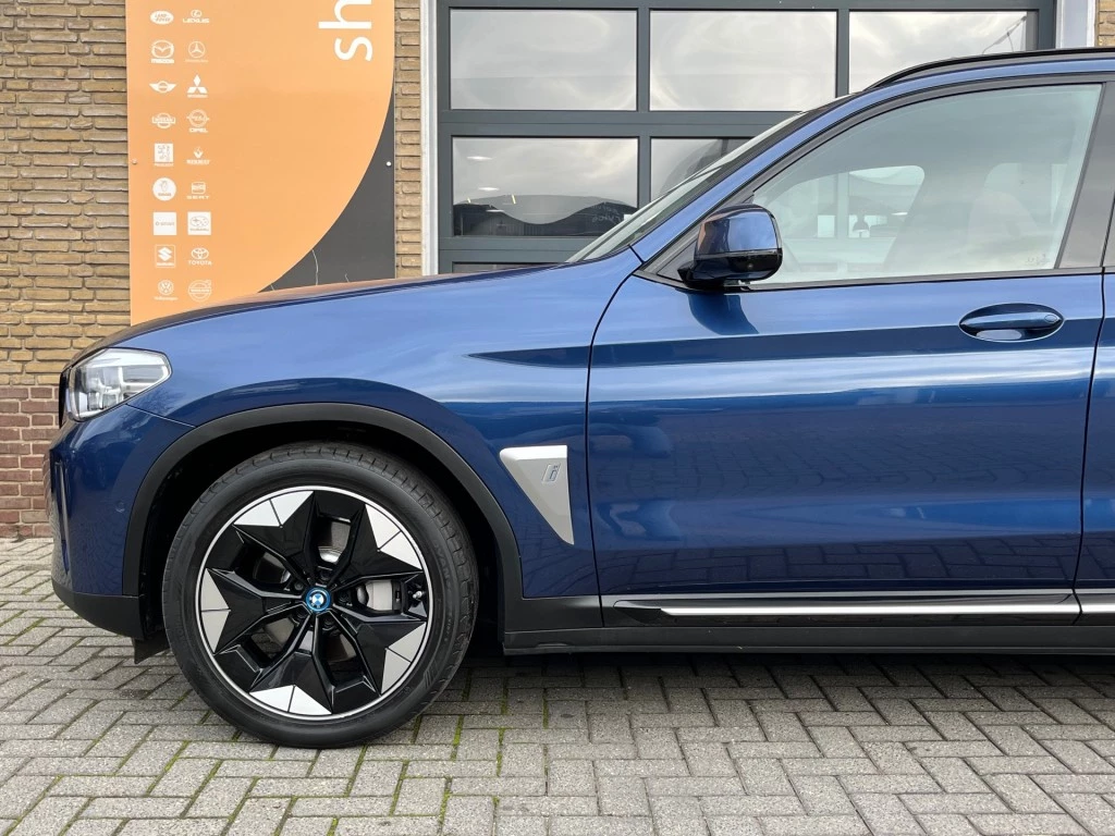 Hoofdafbeelding BMW iX3