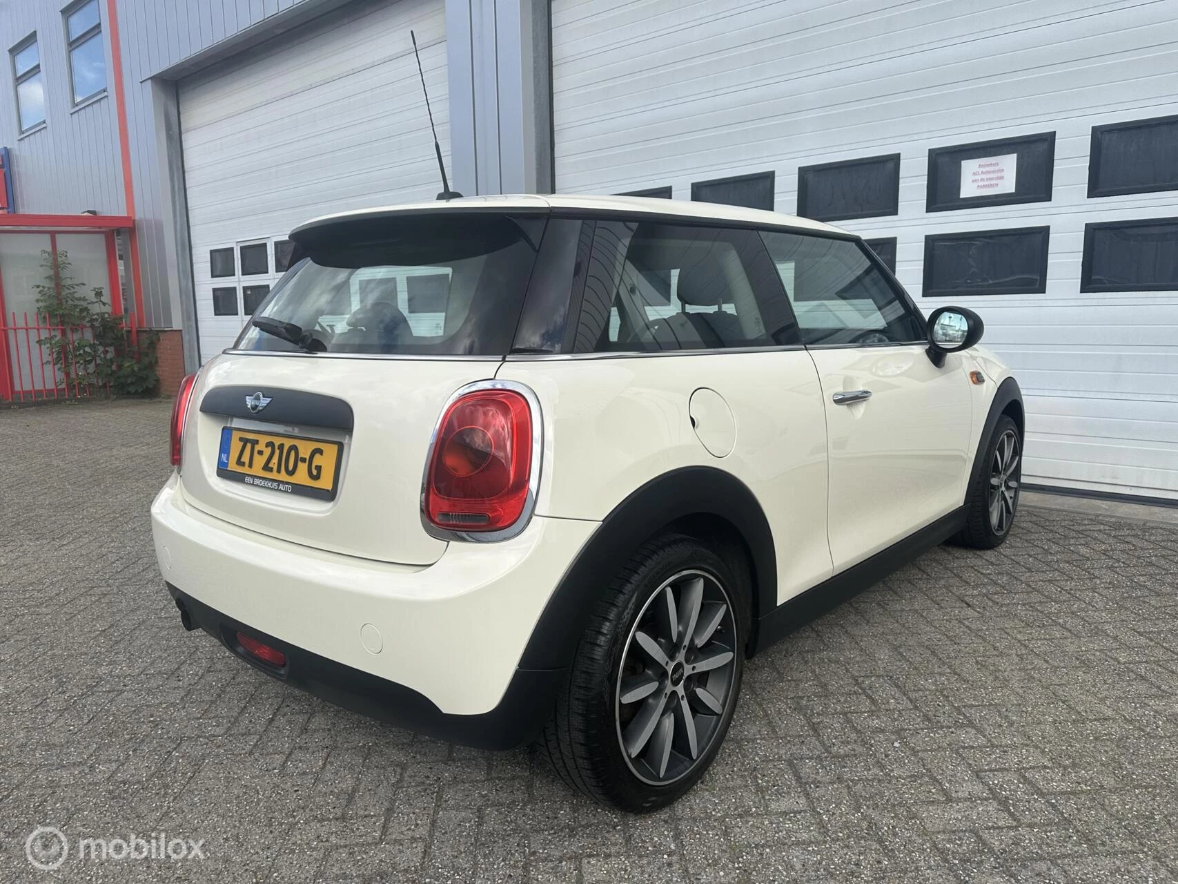 Hoofdafbeelding MINI One