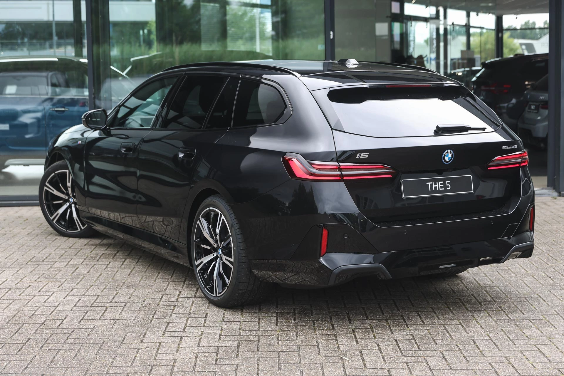 Hoofdafbeelding BMW i5