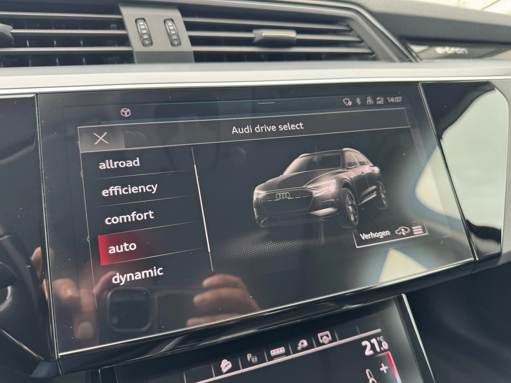 Hoofdafbeelding Audi e-tron