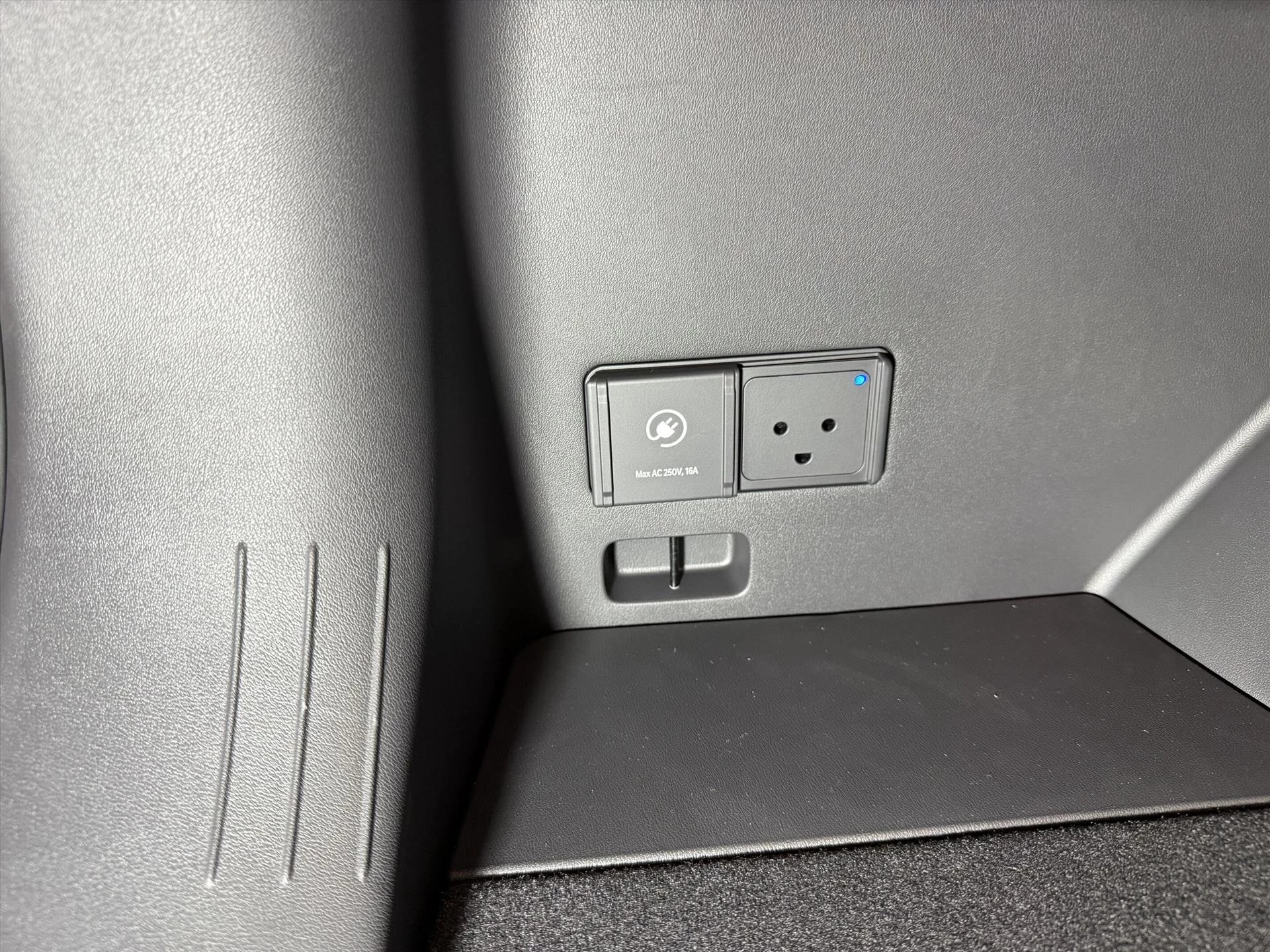 Hoofdafbeelding Kia EV5