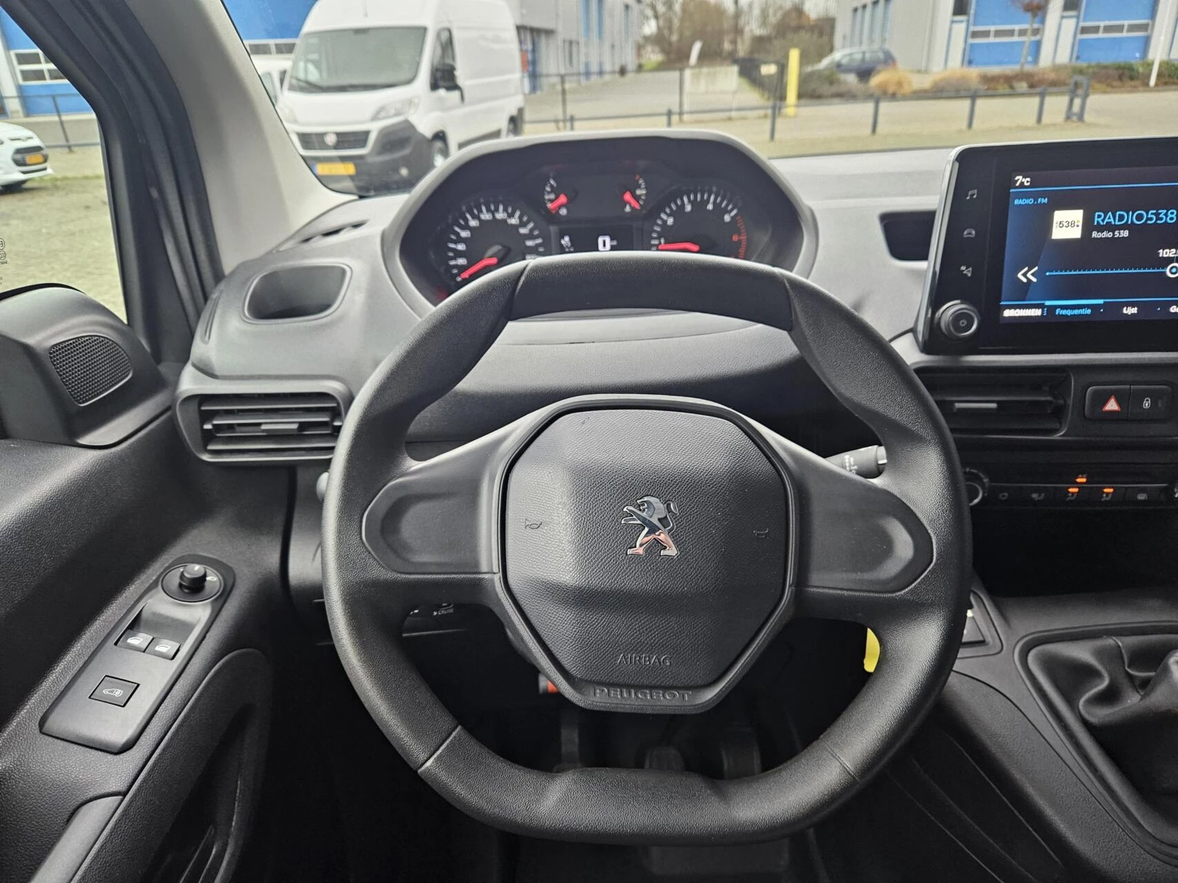 Hoofdafbeelding Peugeot Partner