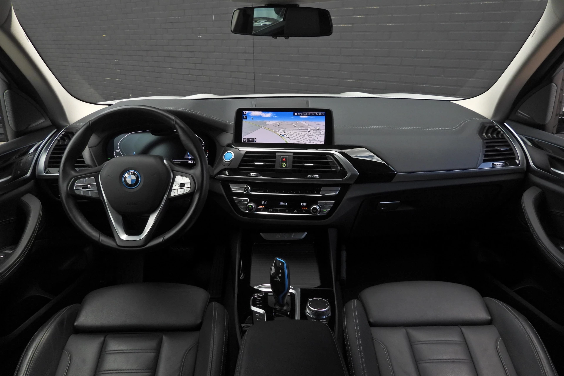 Hoofdafbeelding BMW iX3