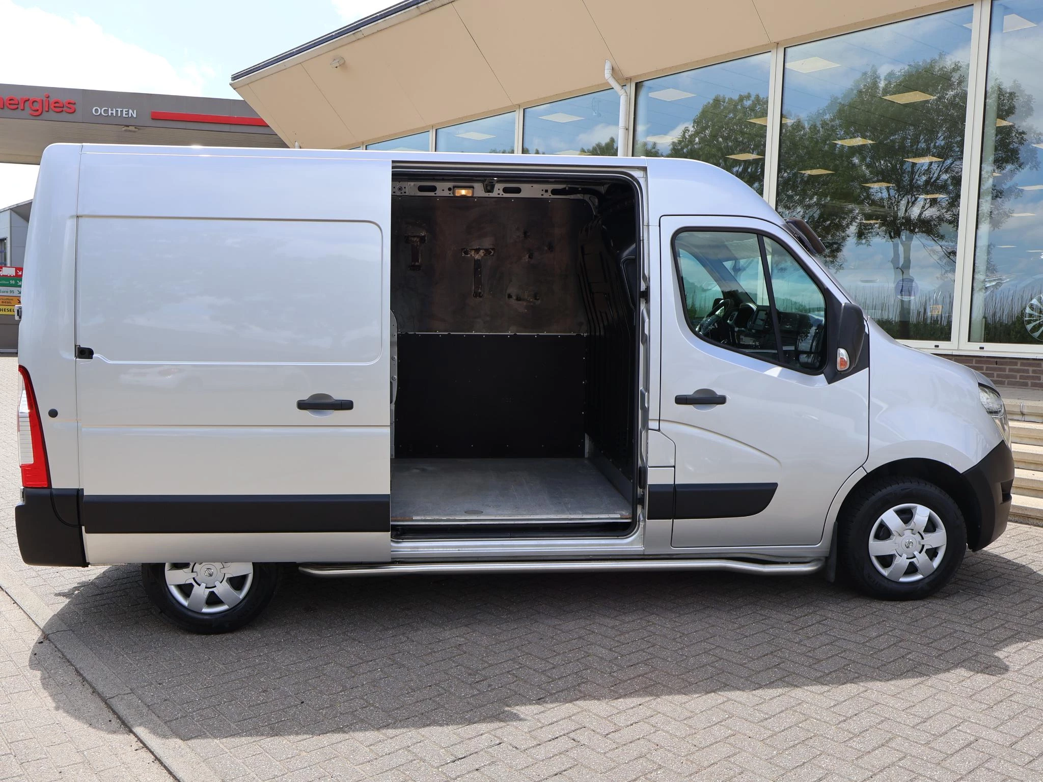 Hoofdafbeelding Nissan NV400