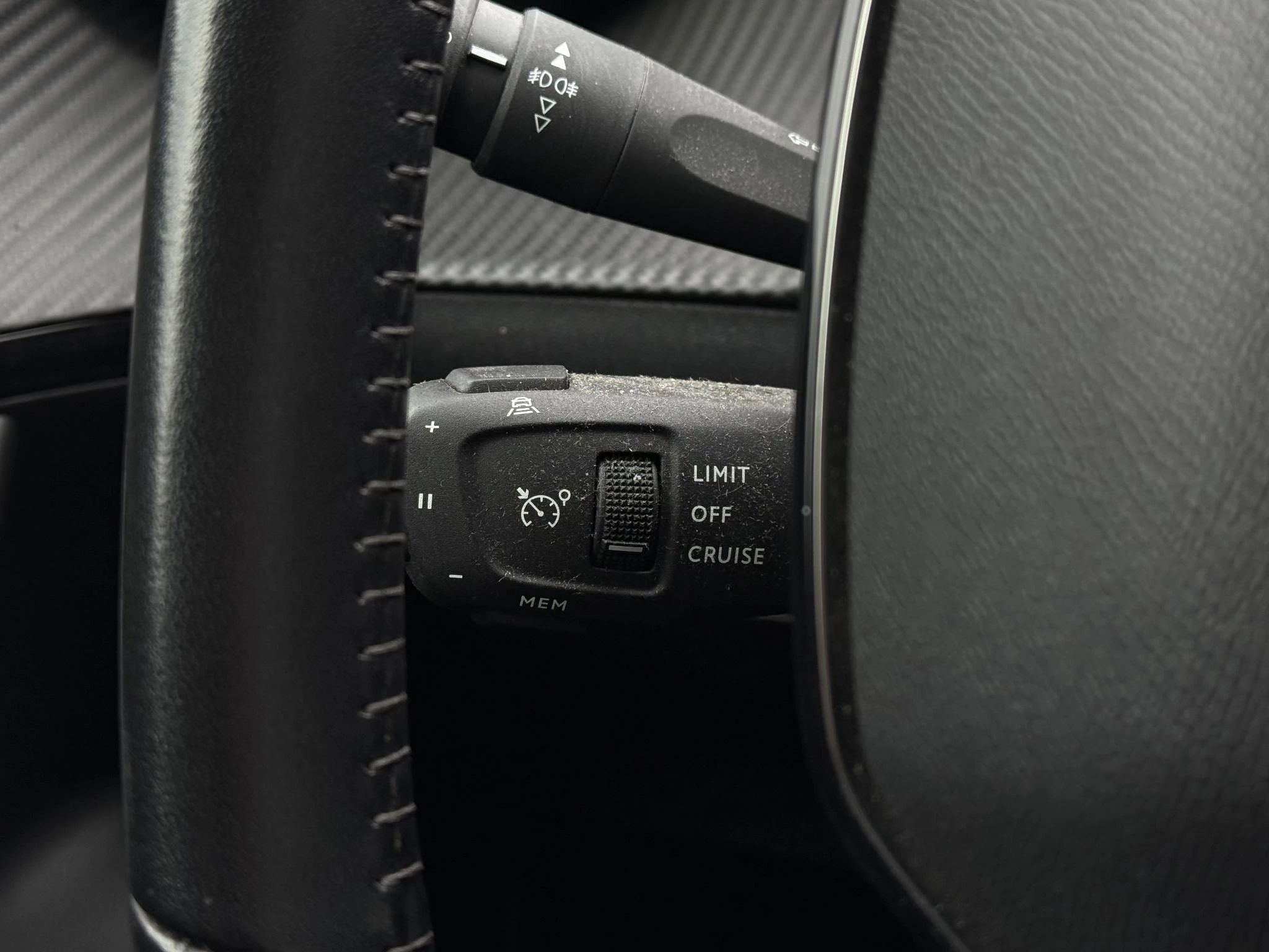 Hoofdafbeelding Peugeot e-2008